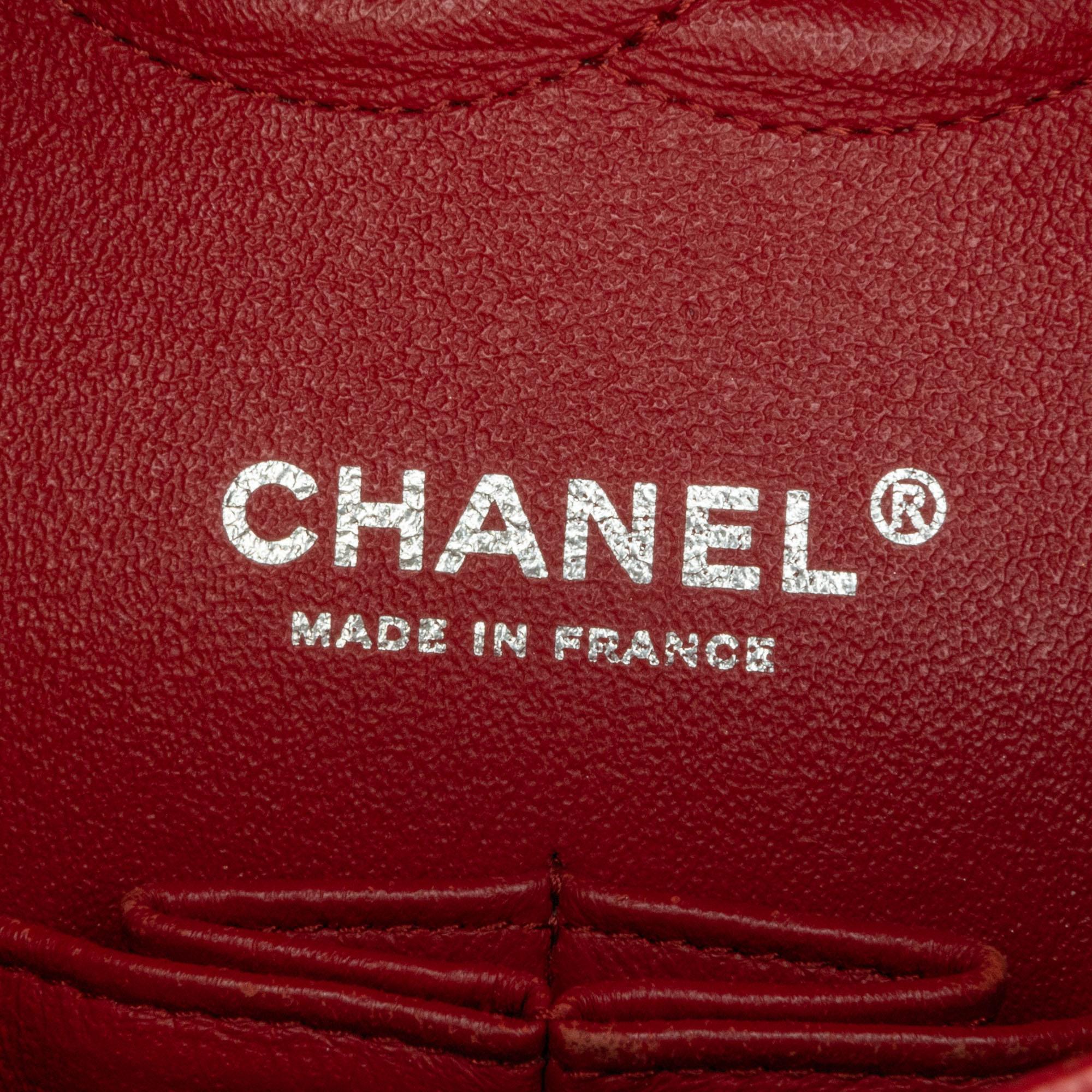 Chanel Medium Classic Chevron Caviar Double Flap (SHG-yLe4XT)