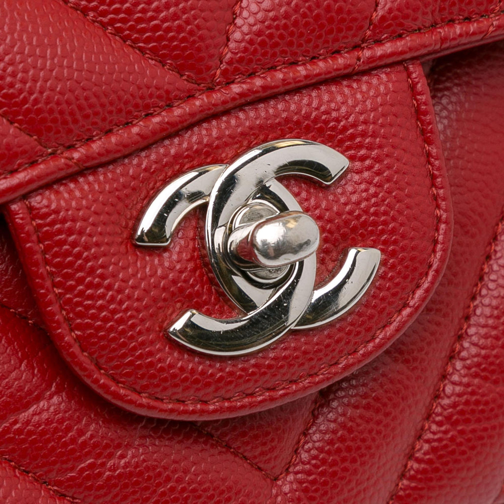 Chanel Medium Classic Chevron Caviar Double Flap (SHG-yLe4XT)