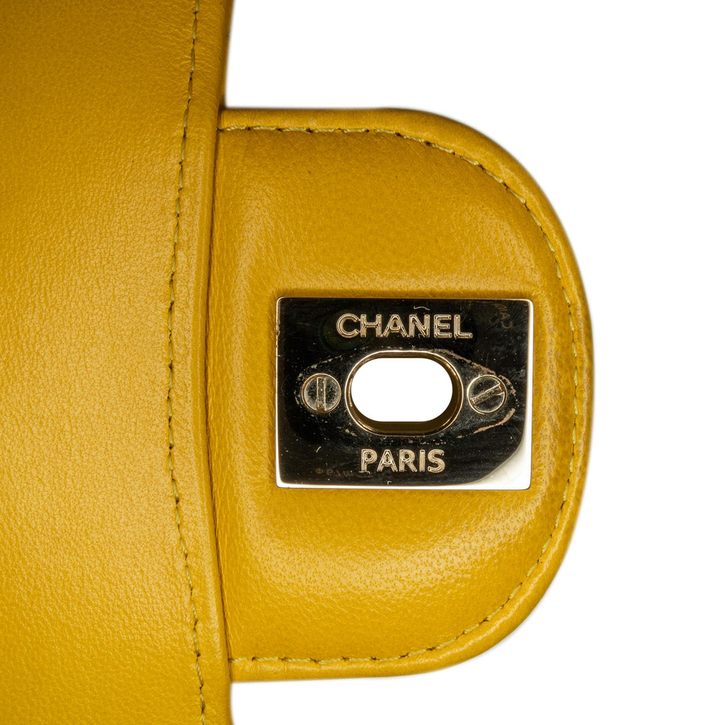 Chanel Medium Classic Chevron Lambskin Double Flap (SHG-uFNRNJ)