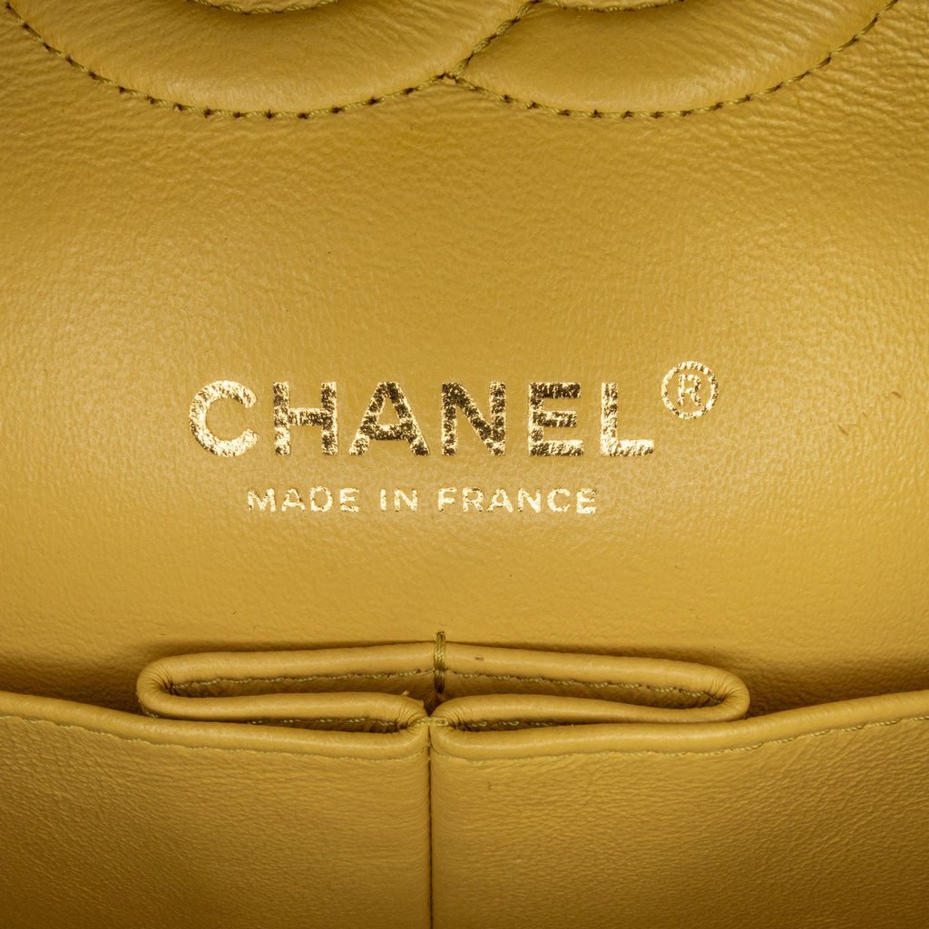 Chanel Medium Classic Chevron Lambskin Double Flap (SHG-uFNRNJ)
