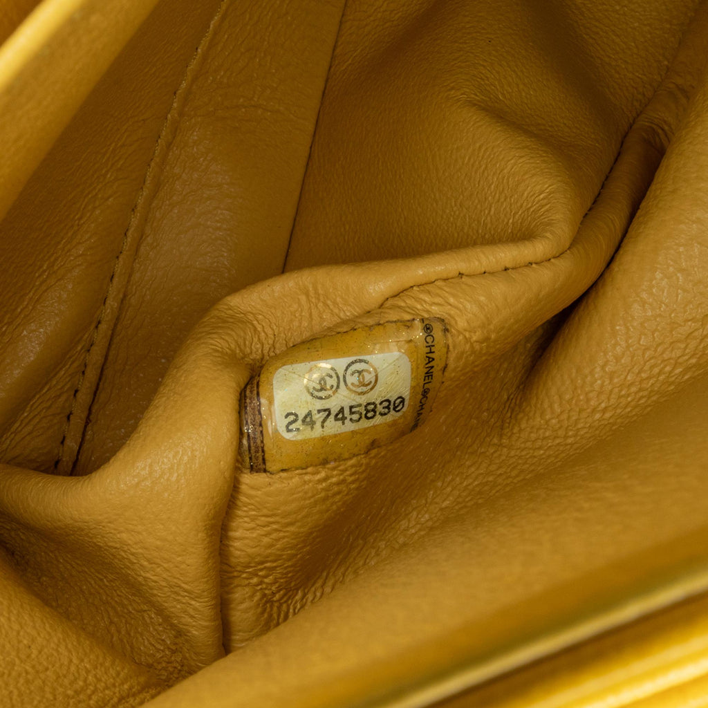 Chanel Medium Classic Chevron Lambskin Double Flap (SHG-uFNRNJ)