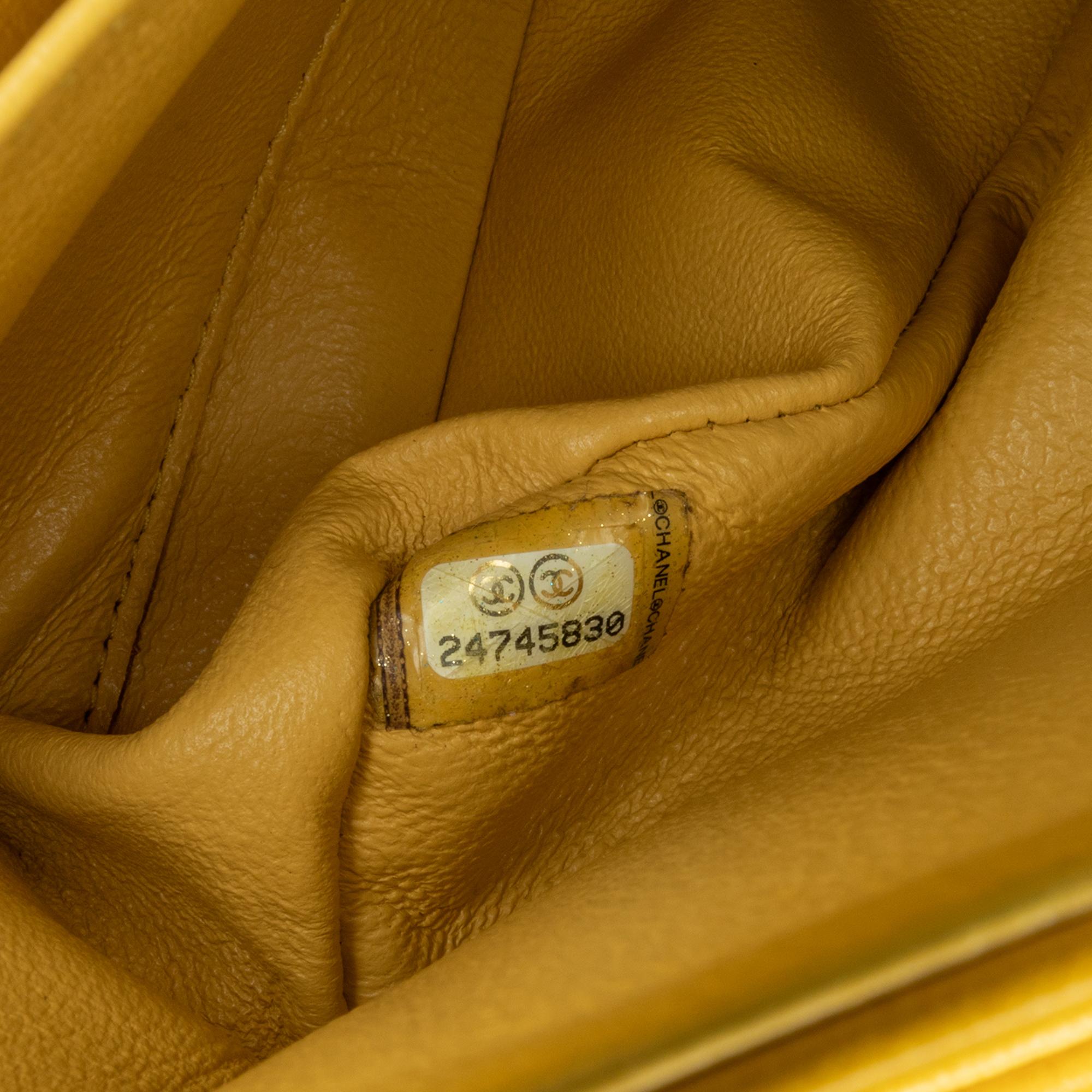 Chanel Medium Classic Chevron Lambskin Double Flap (SHG-uFNRNJ)