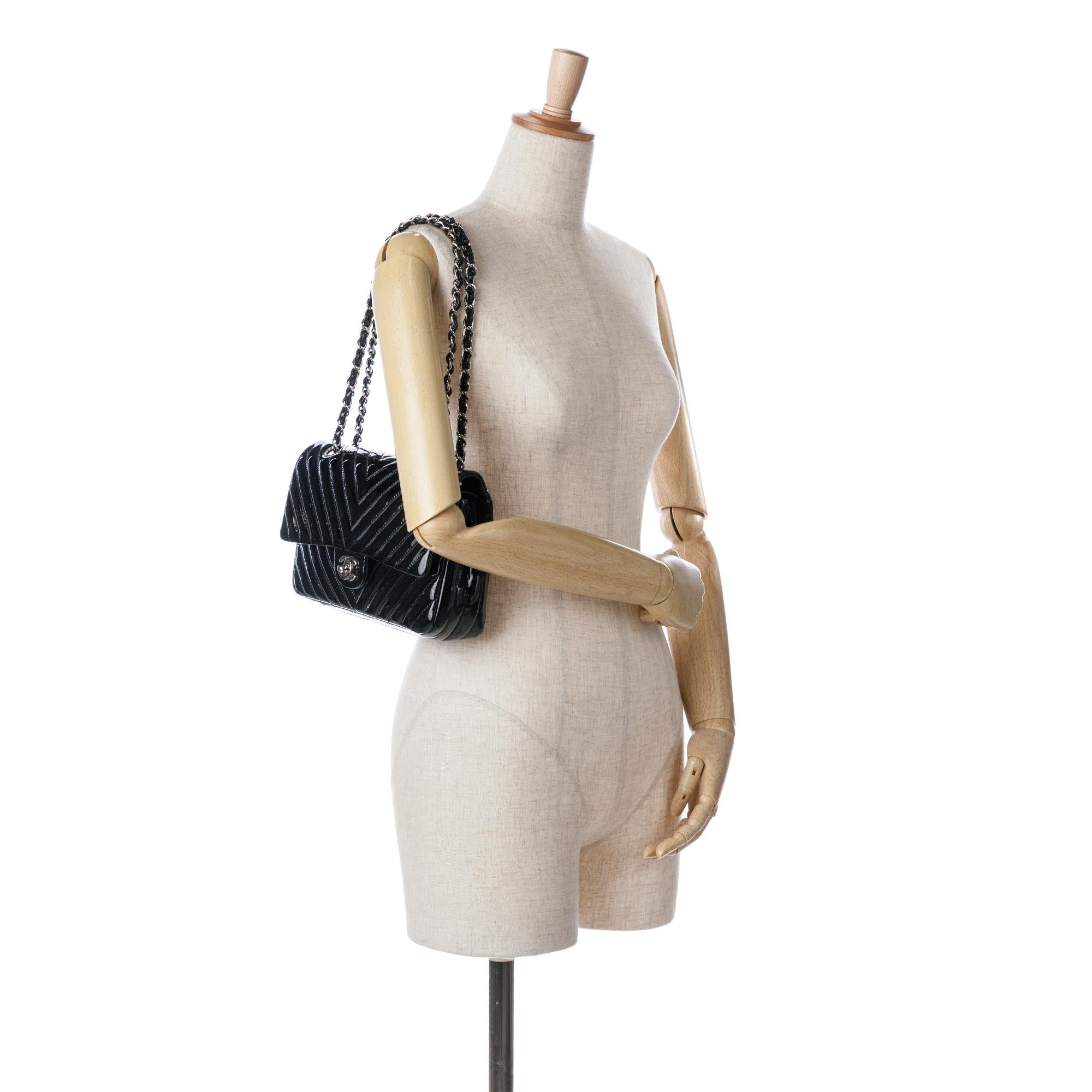 Chanel Medium Classic Chevron Patent Double Flap (SHG-Jqfuoq)