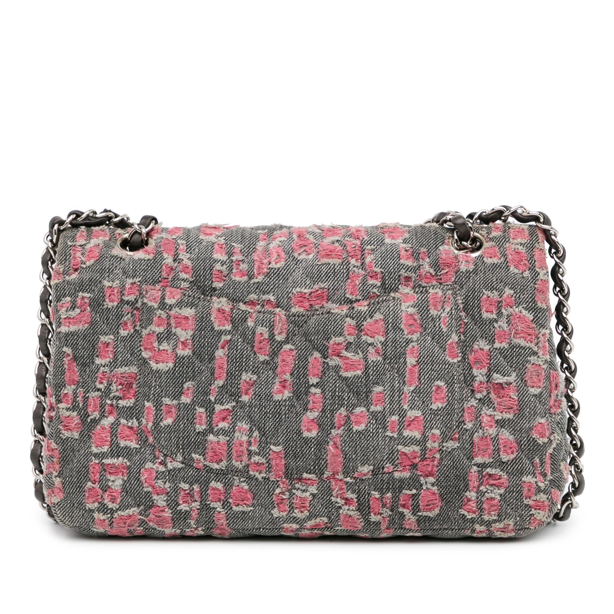 Chanel Medium Classic Distressed Denim Double Flap (SHG-FErwUx)