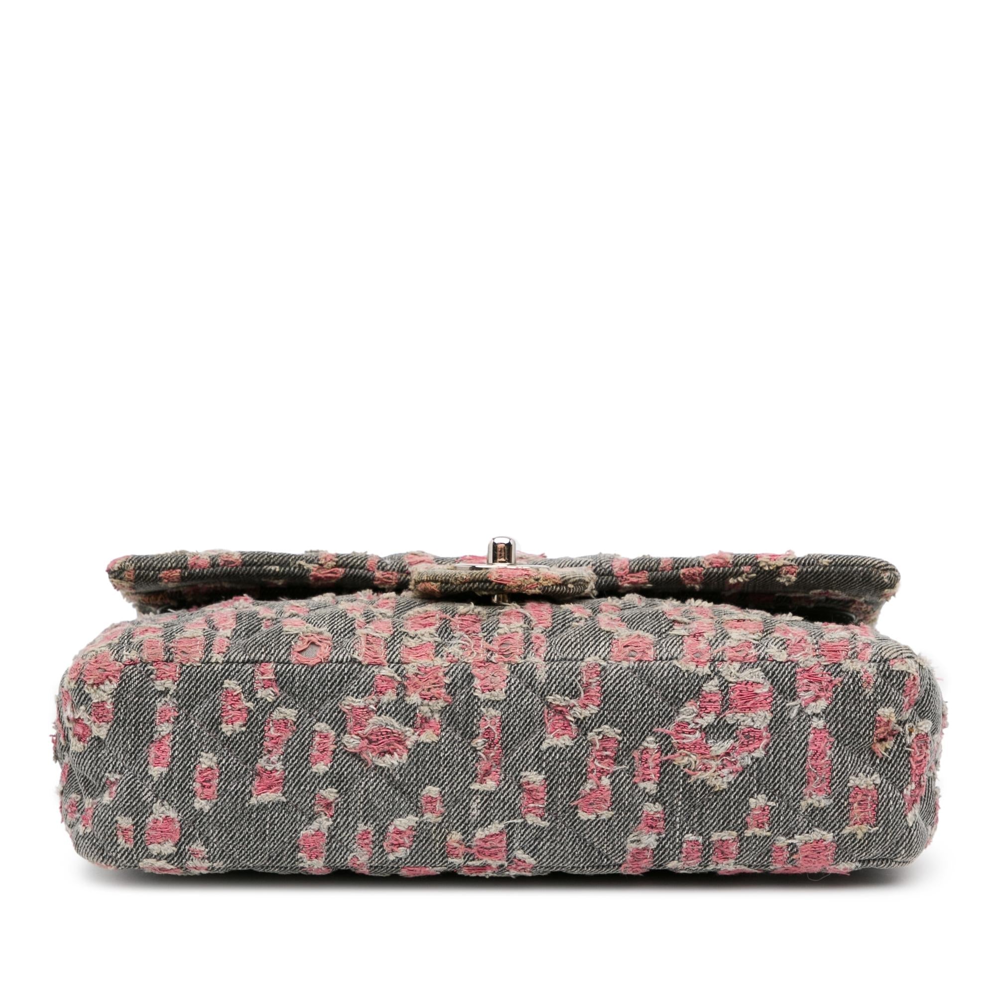 Chanel Medium Classic Distressed Denim Double Flap (SHG-FErwUx)