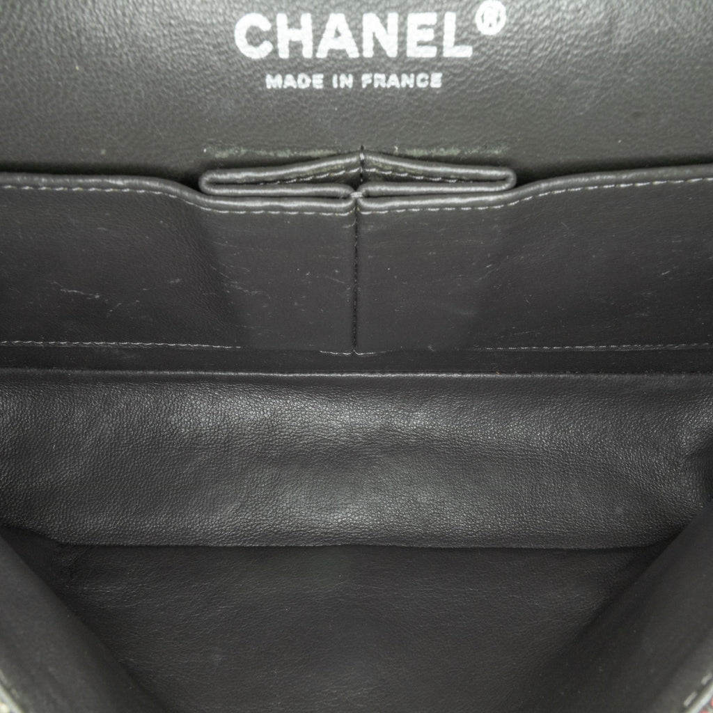 Chanel Medium Classic Distressed Denim Double Flap (SHG-FErwUx)