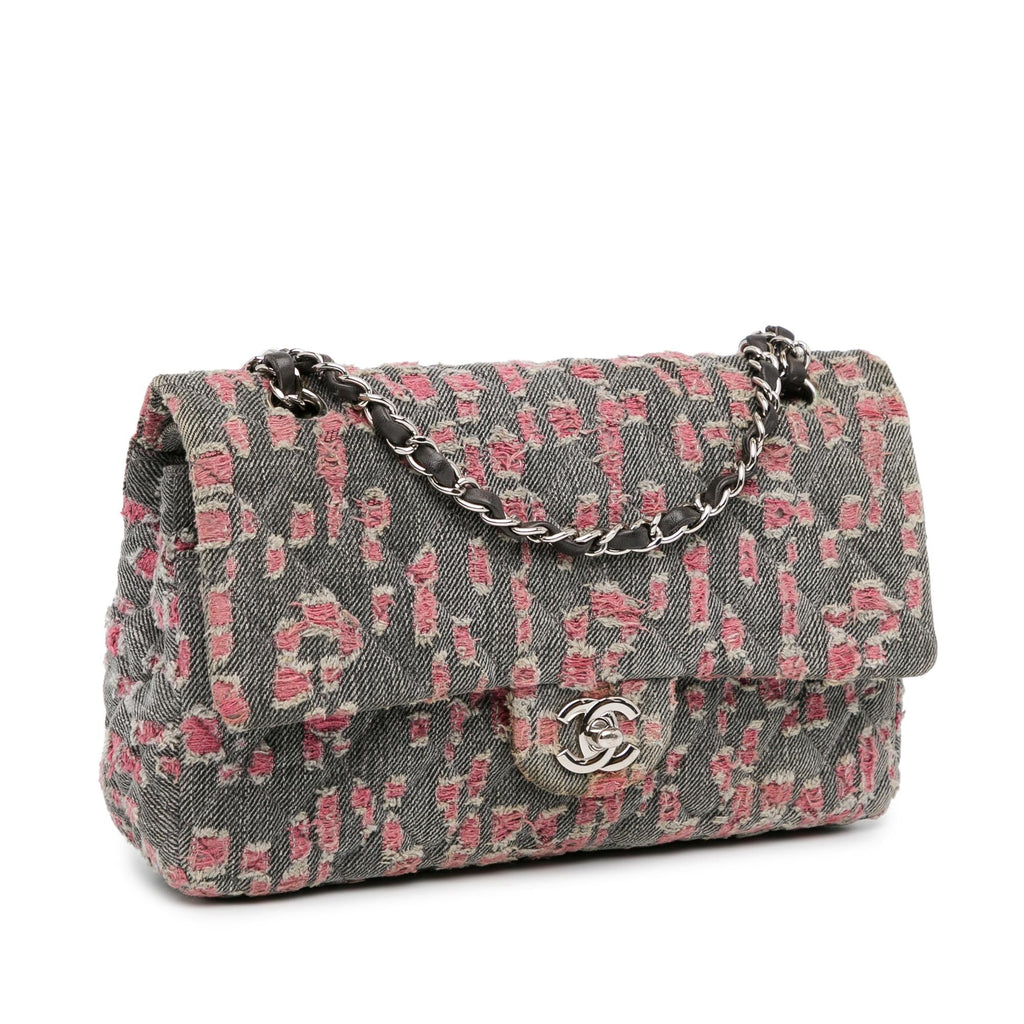 Chanel Medium Classic Distressed Denim Double Flap (SHG-FErwUx)
