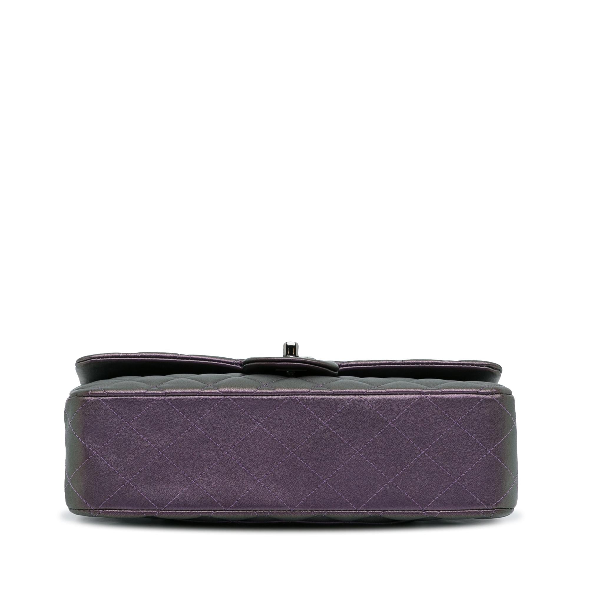 Chanel Medium Classic Iridescent Lambskin Double Flap (SHG-66SdYg)