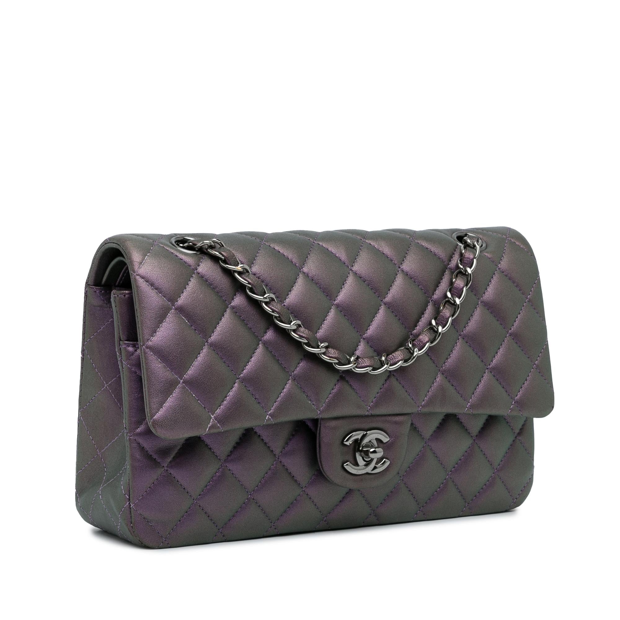 Chanel Medium Classic Iridescent Lambskin Double Flap (SHG-66SdYg)