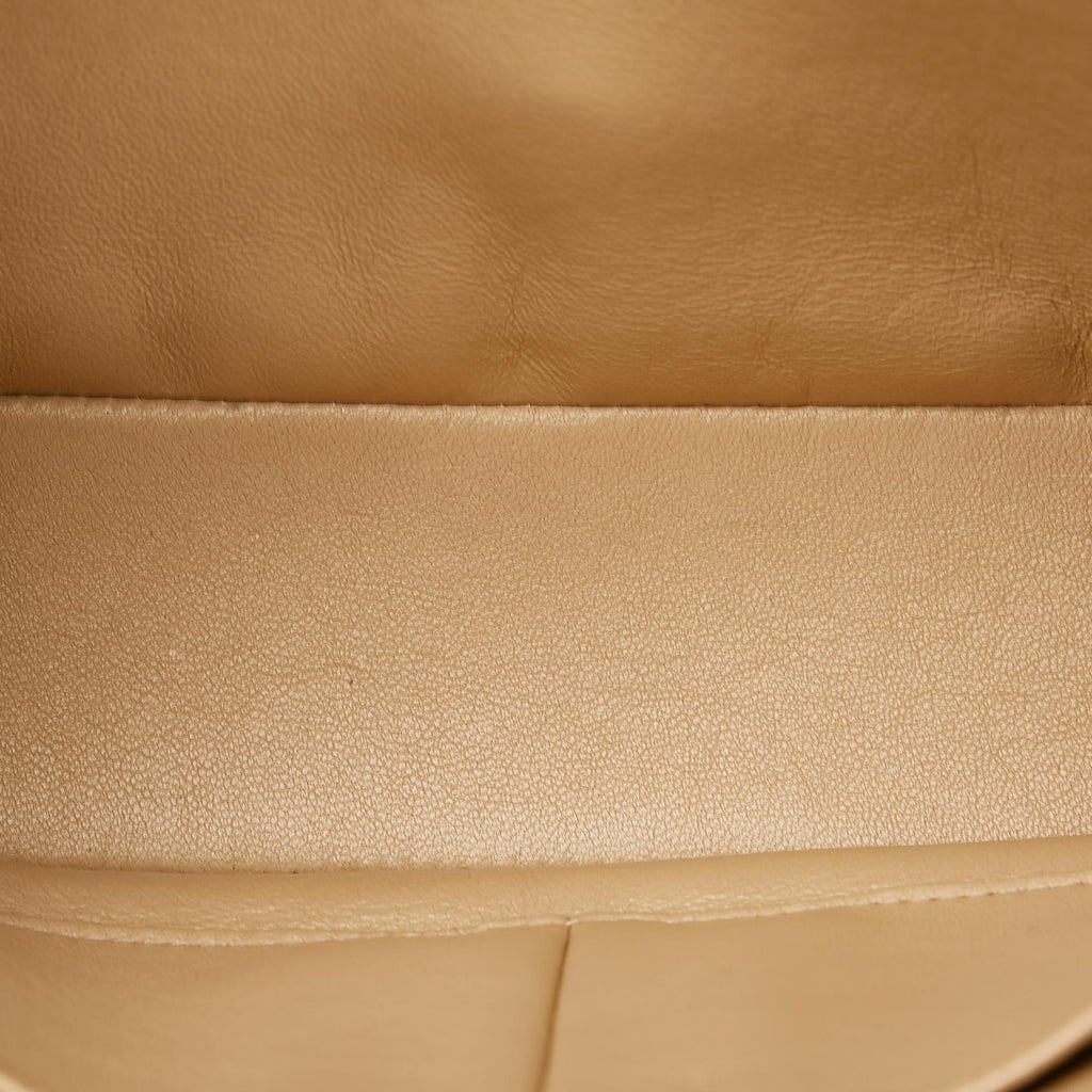 Chanel Medium Classic Lambskin Double Flap (SHG-YJk0lm)