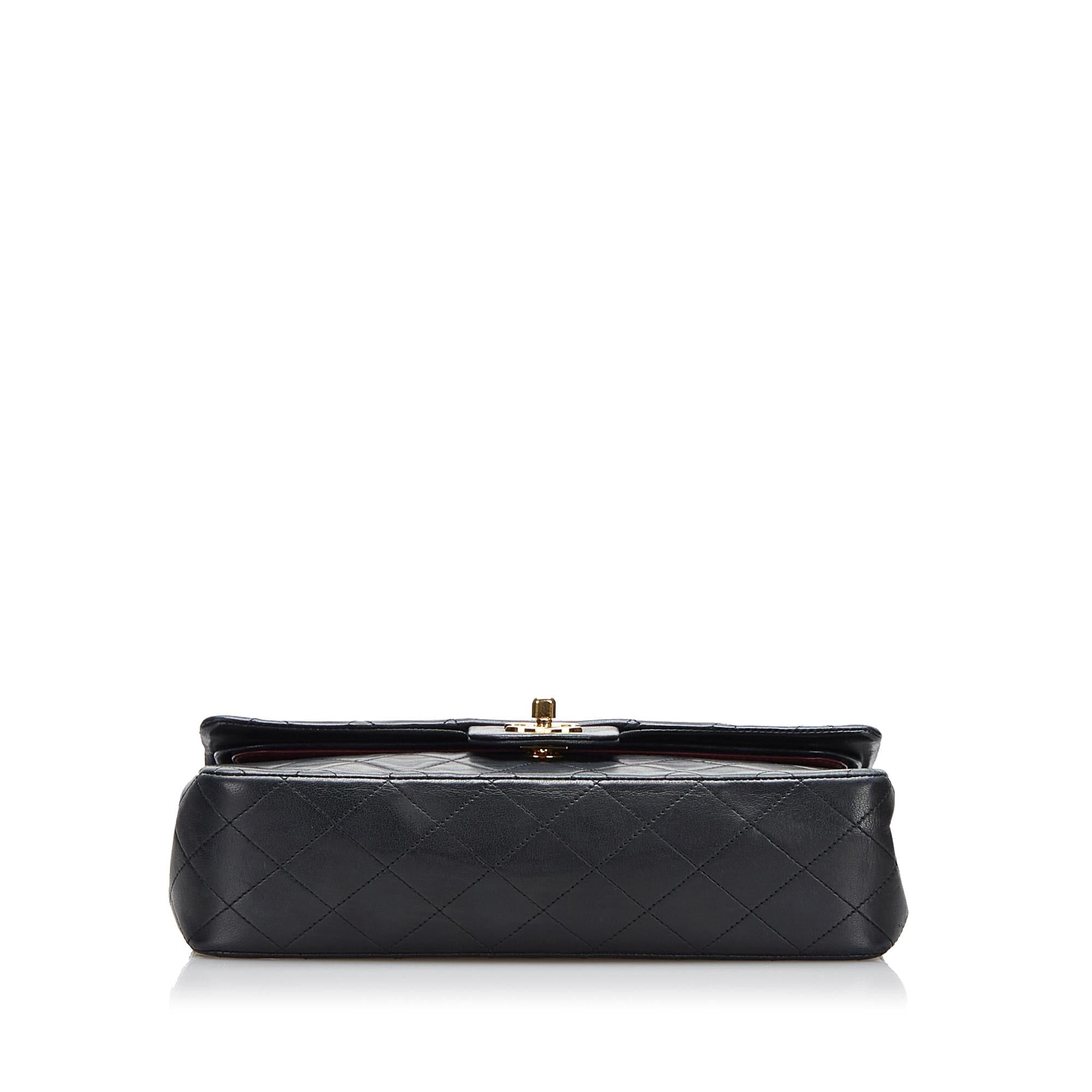 Chanel Medium Classic Lambskin Double Flap (SHG-8sT9Z0)