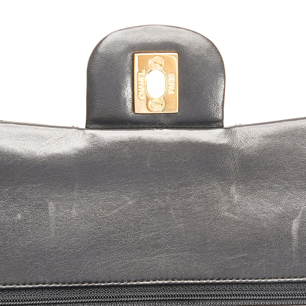 Chanel Medium Classic Lambskin Double Flap (SHG-Vy6wu2)