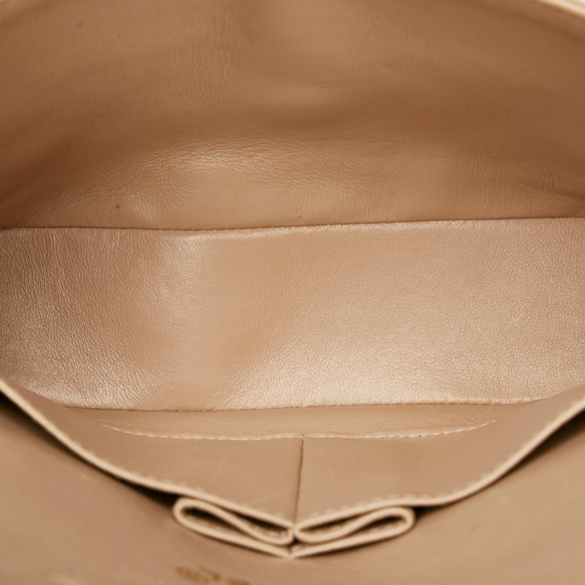 Chanel Medium Classic Lambskin Double Flap (SHG-5D9hdy)