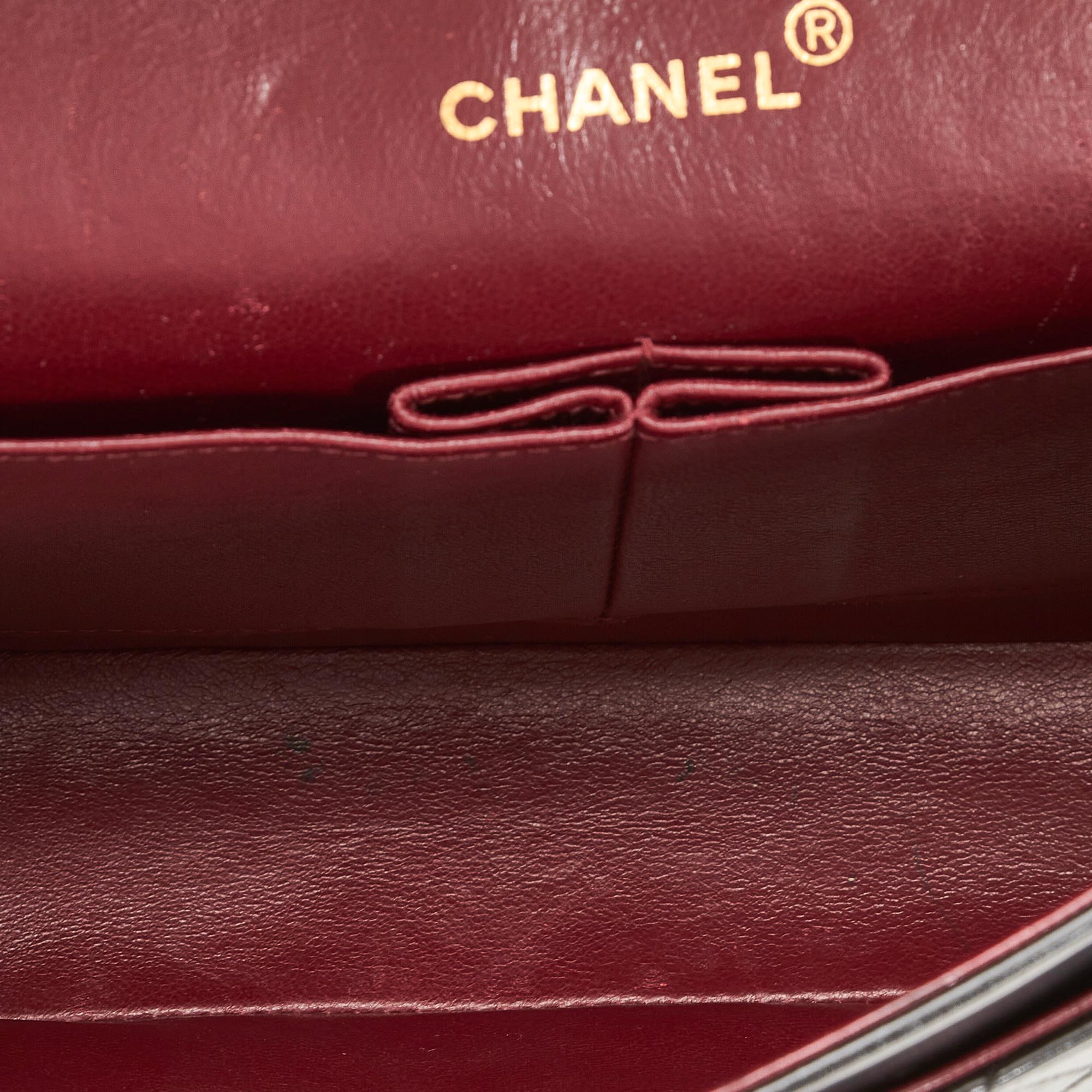 Chanel Medium Classic Lambskin Double Flap (SHG-IWVpyD)