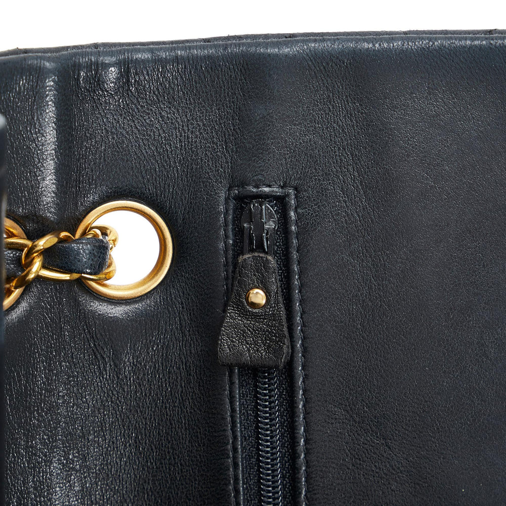 Chanel Medium Classic Lambskin Double Flap (SHG-QHtK2D)