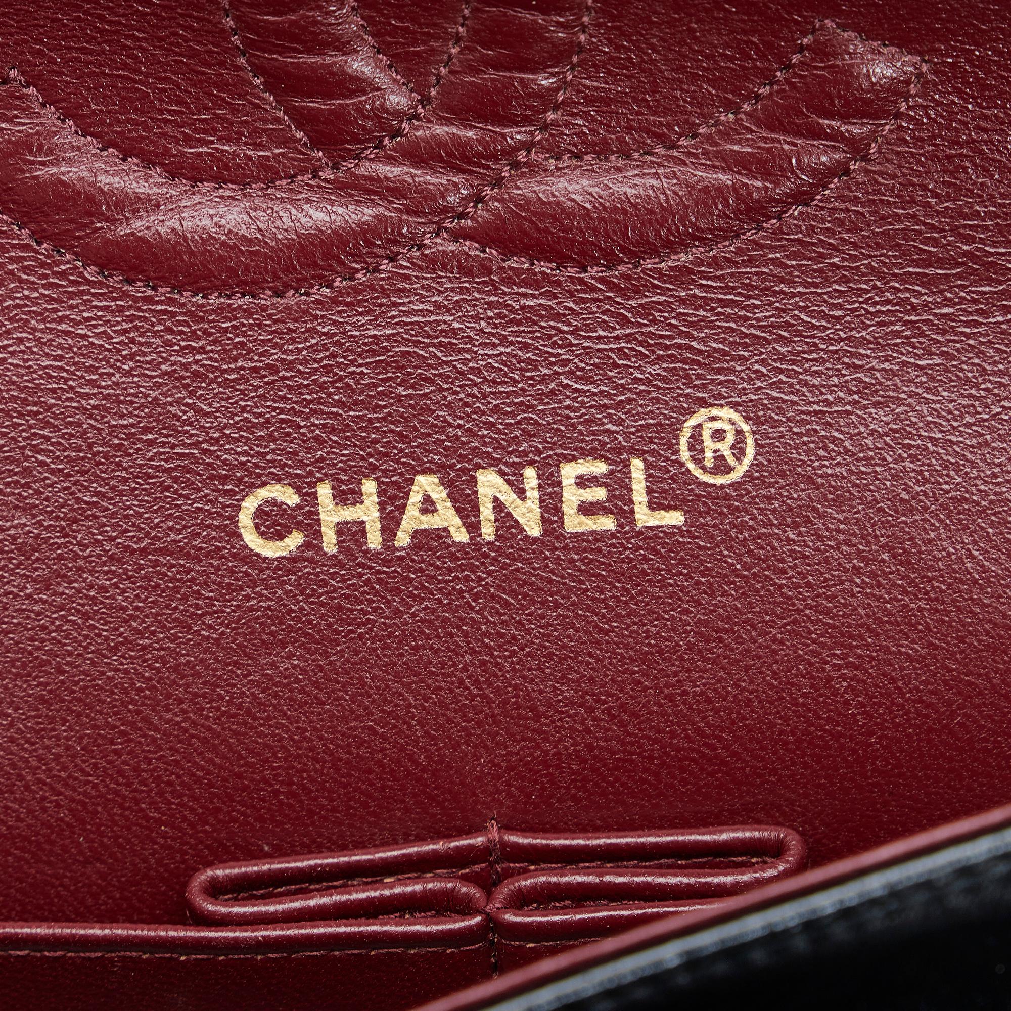 Chanel Medium Classic Lambskin Double Flap (SHG-0JjaBN)