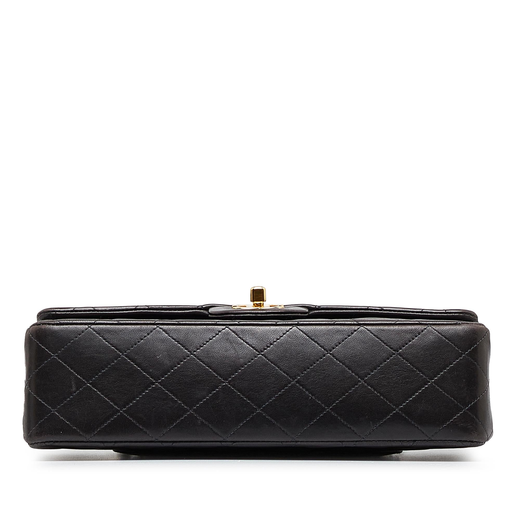 Chanel Medium Classic Lambskin Double Flap (SHG-hLYG9a)