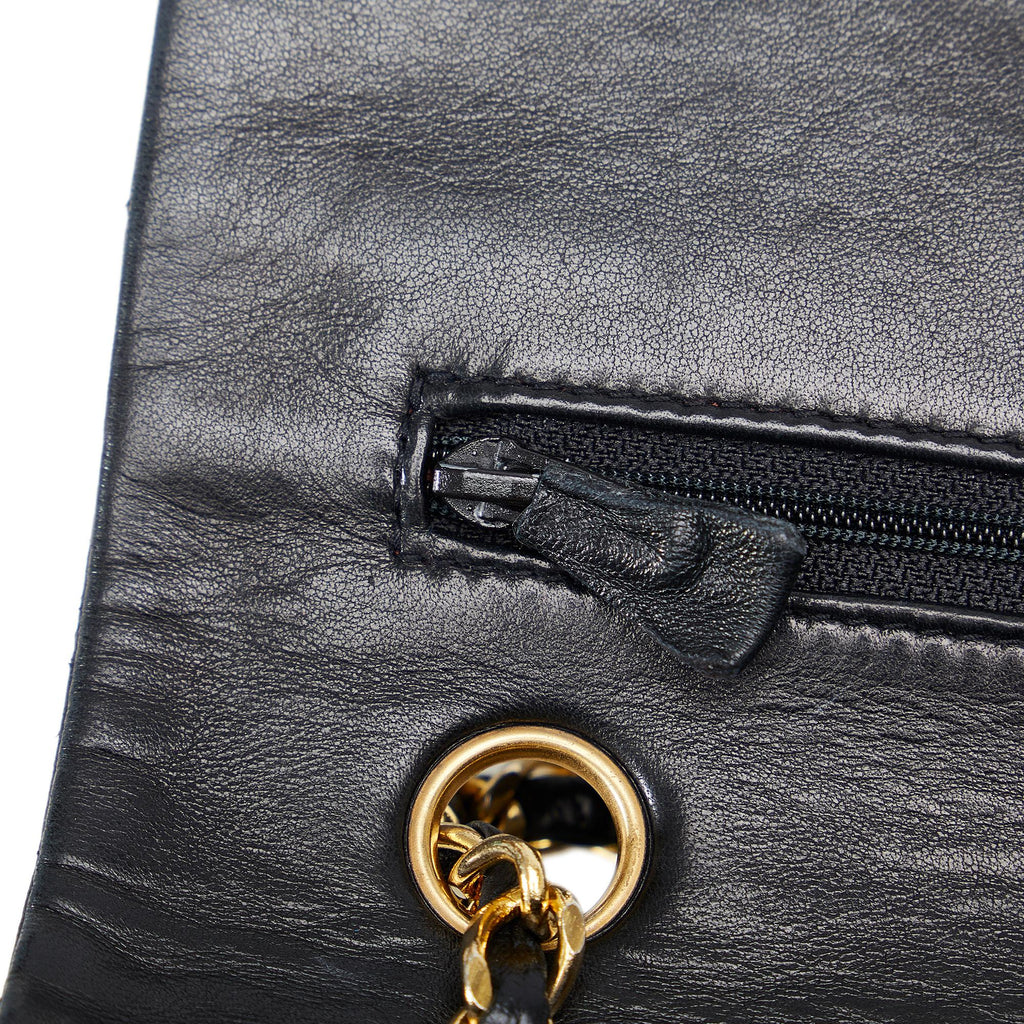 Chanel Medium Classic Lambskin Double Flap (SHG-MLhL0Y)