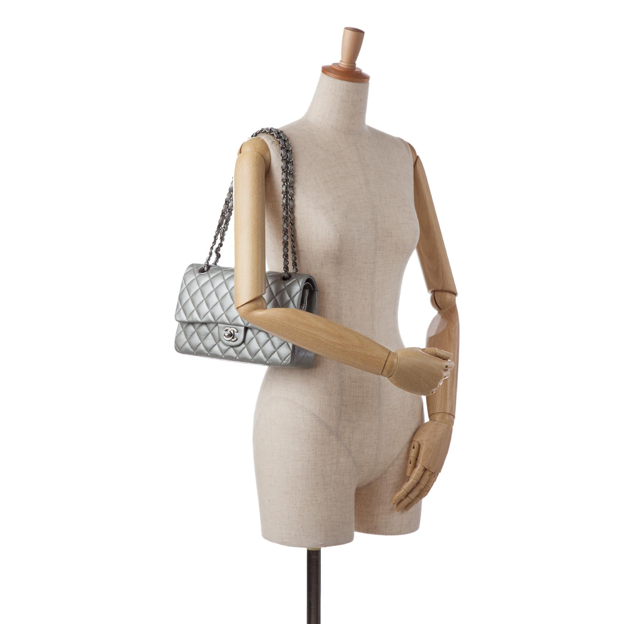 Chanel Medium Classic Lambskin Double Flap (SHG-W9RPF1)