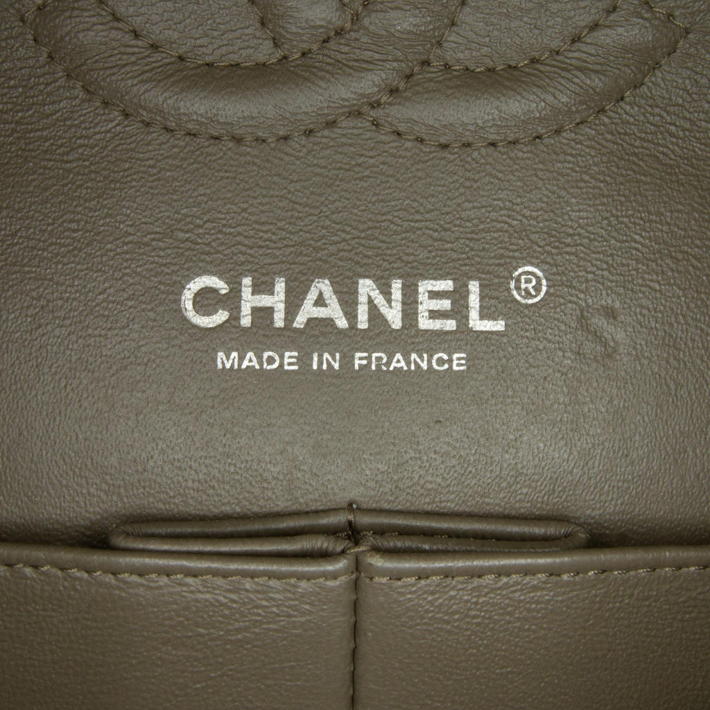 Chanel Medium Classic Lambskin Double Flap (SHG-KVpWQO)