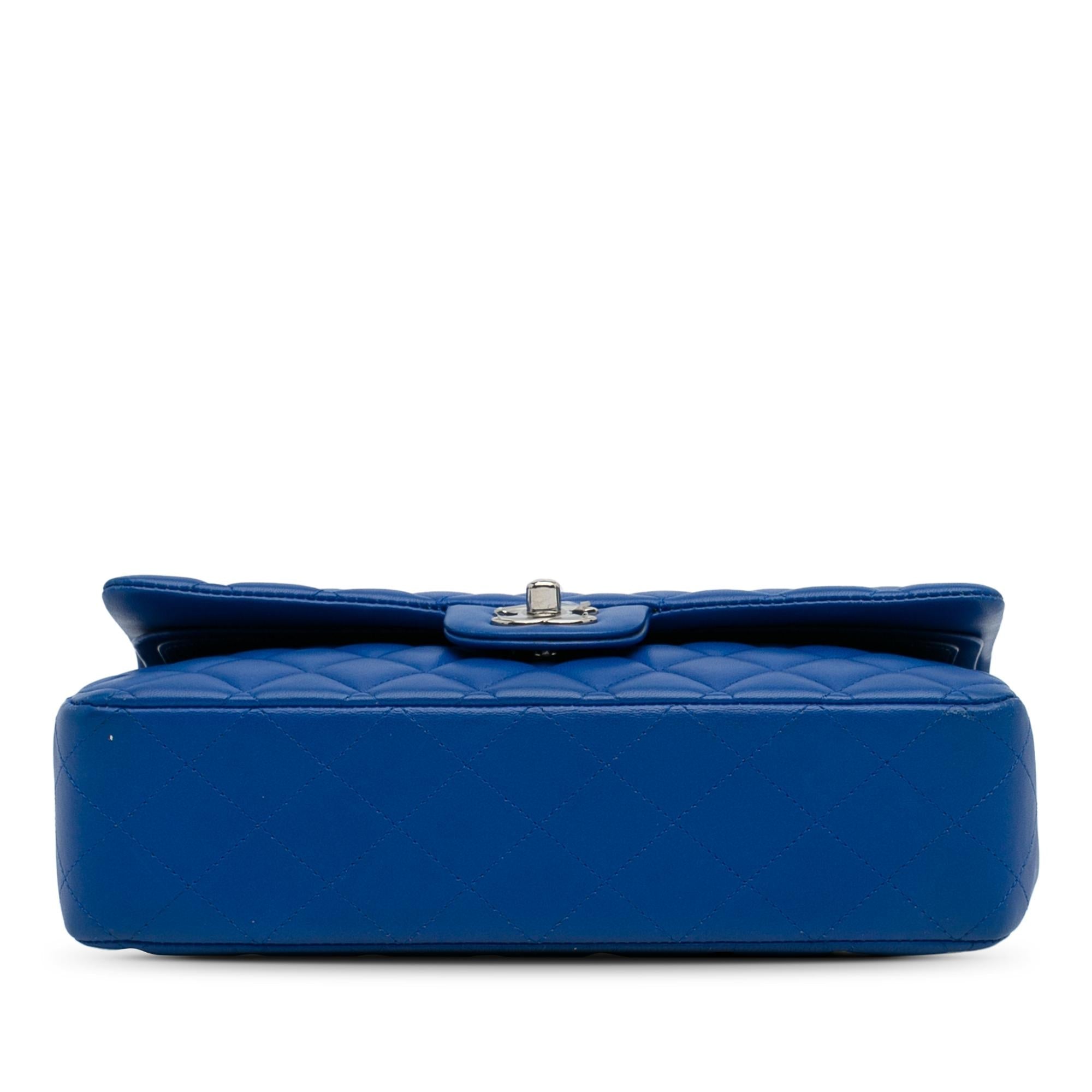 Chanel Medium Classic Lambskin Double Flap (SHG-35PTvR)