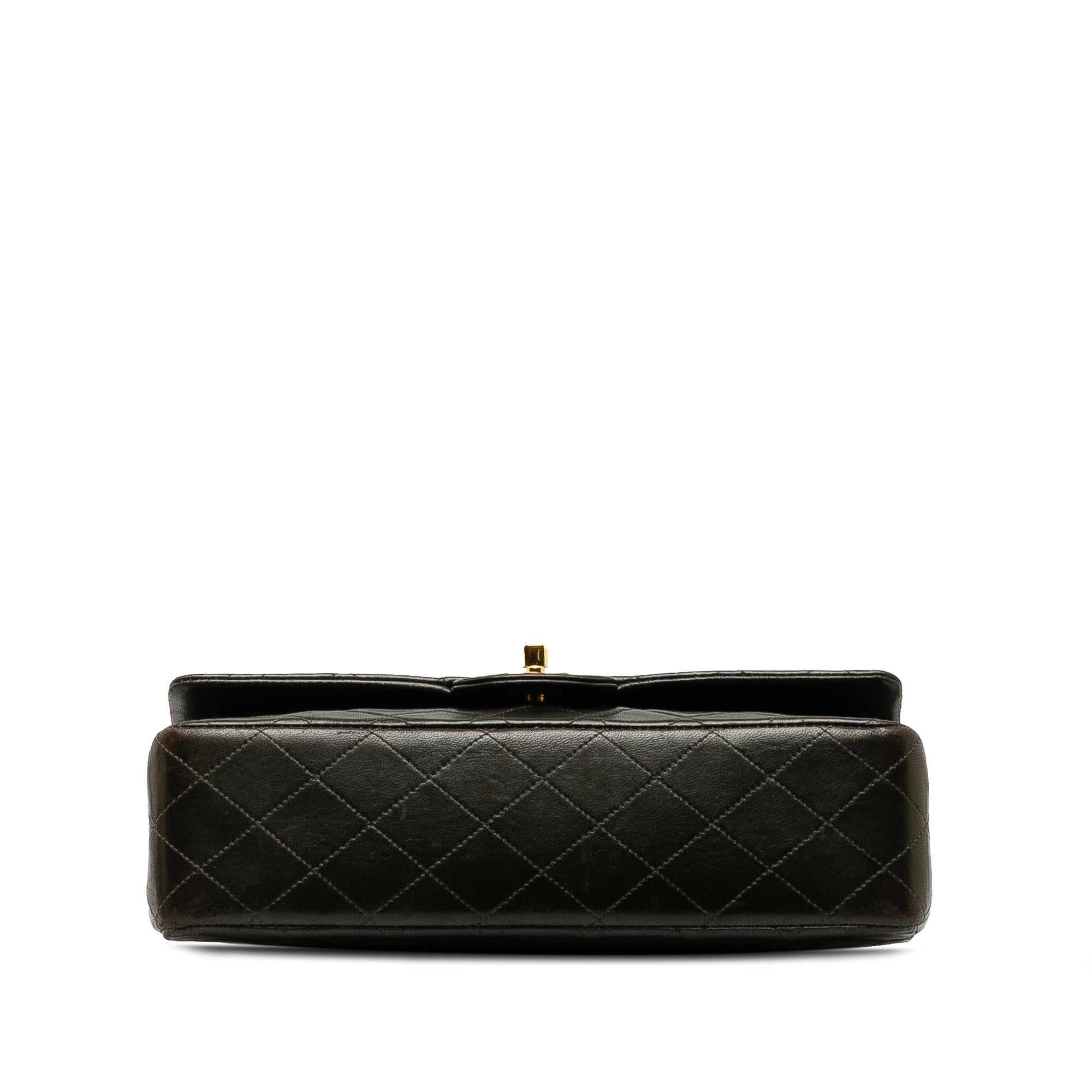Chanel Medium Classic Lambskin Double Flap (SHG-kZvYcH)