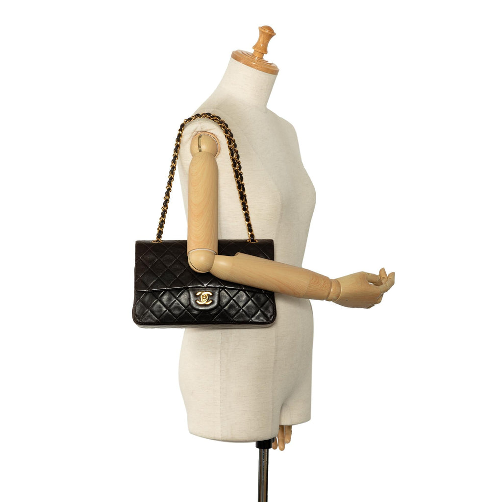 Chanel Medium Classic Lambskin Double Flap (SHG-kZvYcH)