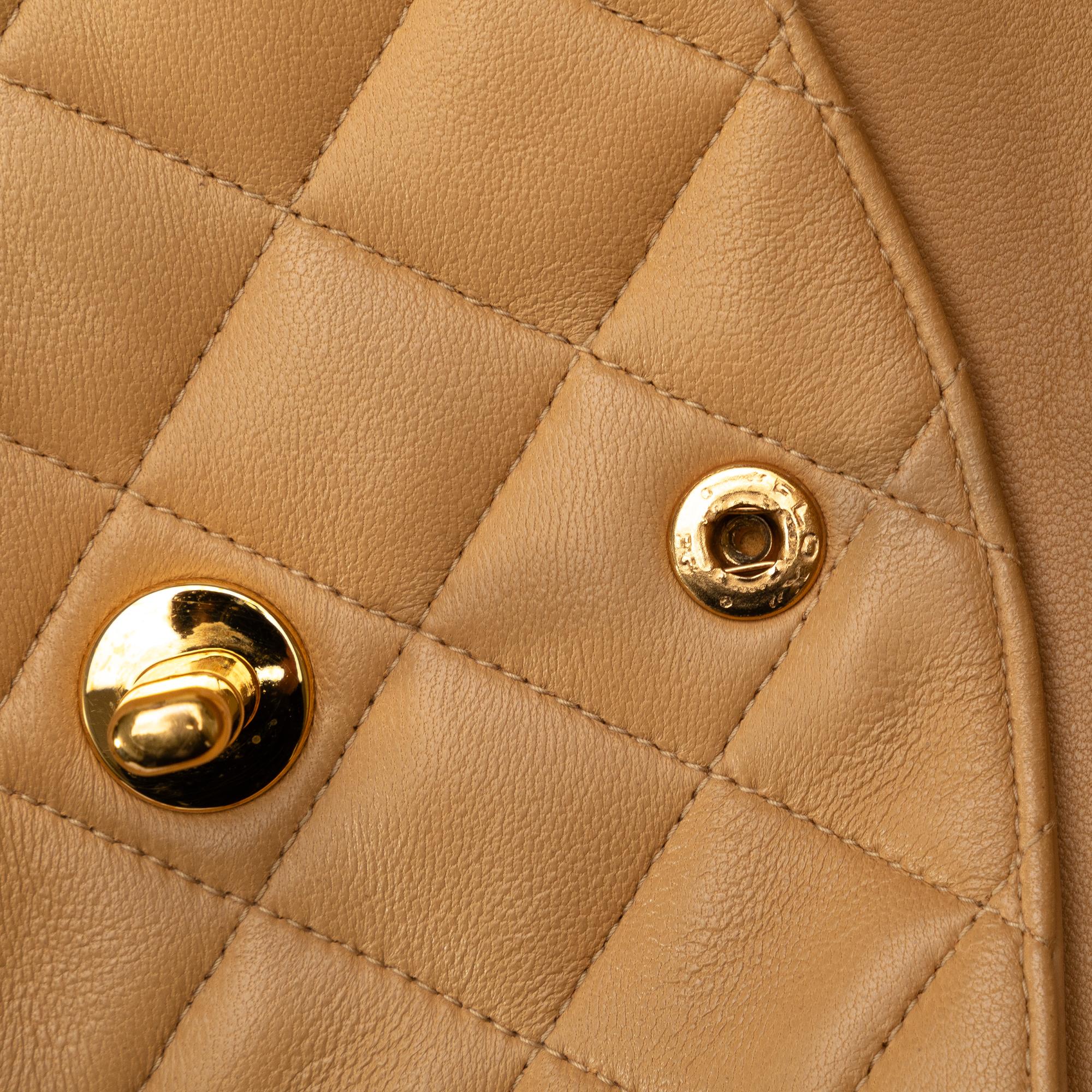 Chanel Medium Classic Lambskin Double Flap (SHG-FTtjY2)