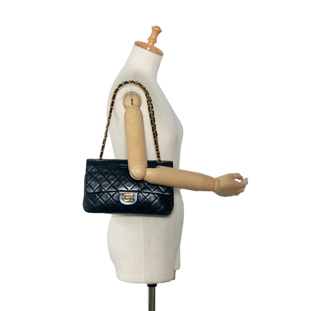 Chanel Medium Classic Lambskin Double Flap (SHG-98UYIH)