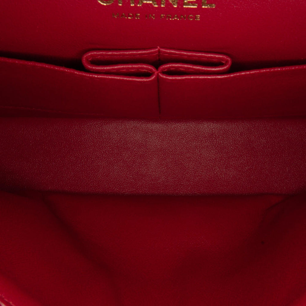 Chanel Medium Classic Lambskin Double Flap (SHG-6UdiQp)