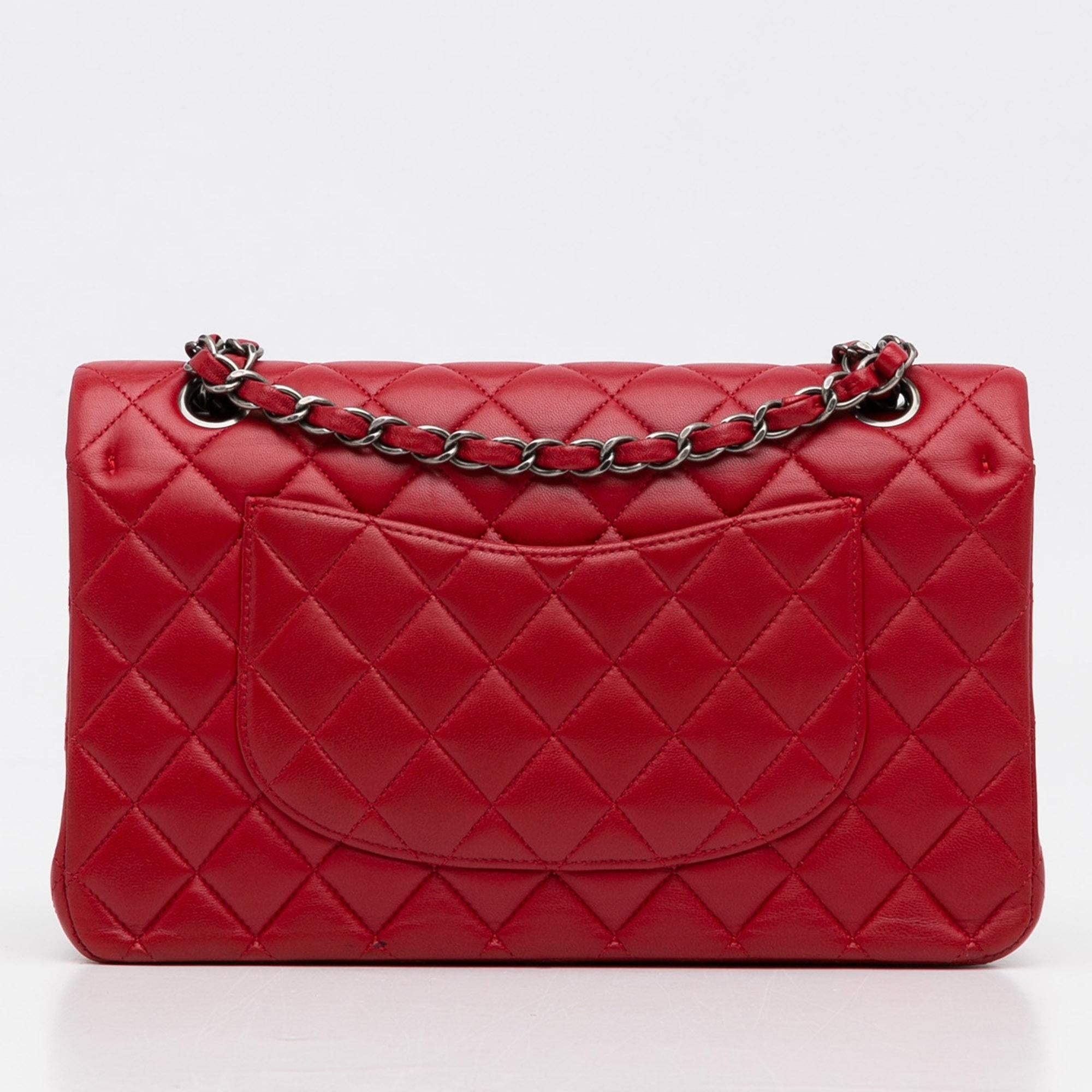Chanel Medium Classic Lambskin Double Flap (SHG-LYrnLz)