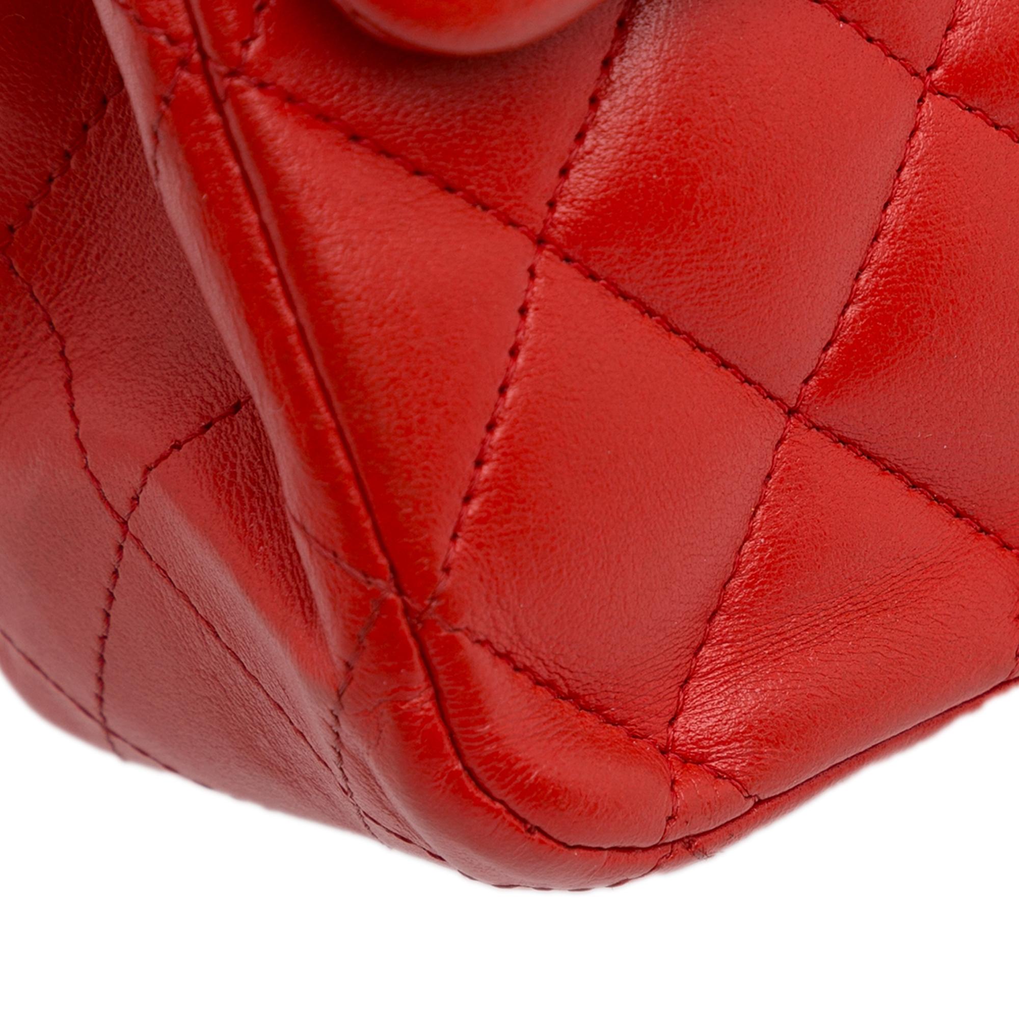 Chanel Medium Classic Lambskin Double Flap (SHG-6e5LDW)