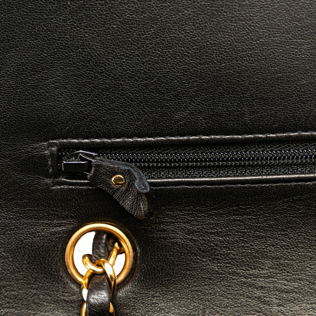 Chanel Medium Classic Lambskin Double Flap (SHG-U6XslK)