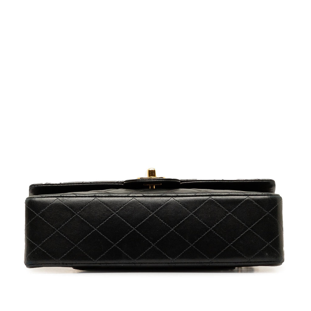 Chanel Medium Classic Lambskin Double Flap (SHG-9pZcmQ)