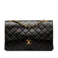 Chanel Medium Classic Lambskin Double Flap (SHG-9pZcmQ)