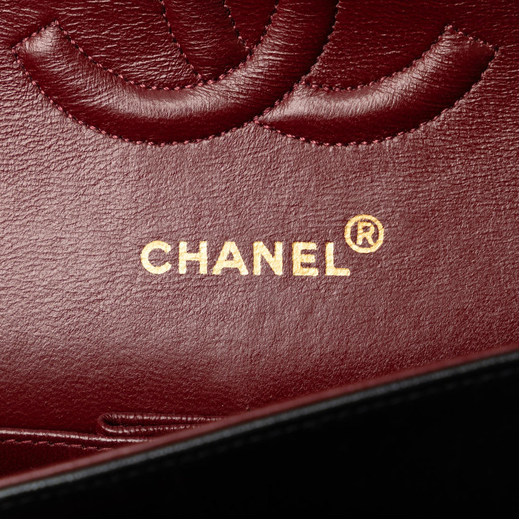 Chanel Medium Classic Lambskin Double Flap (SHG-9pZcmQ)