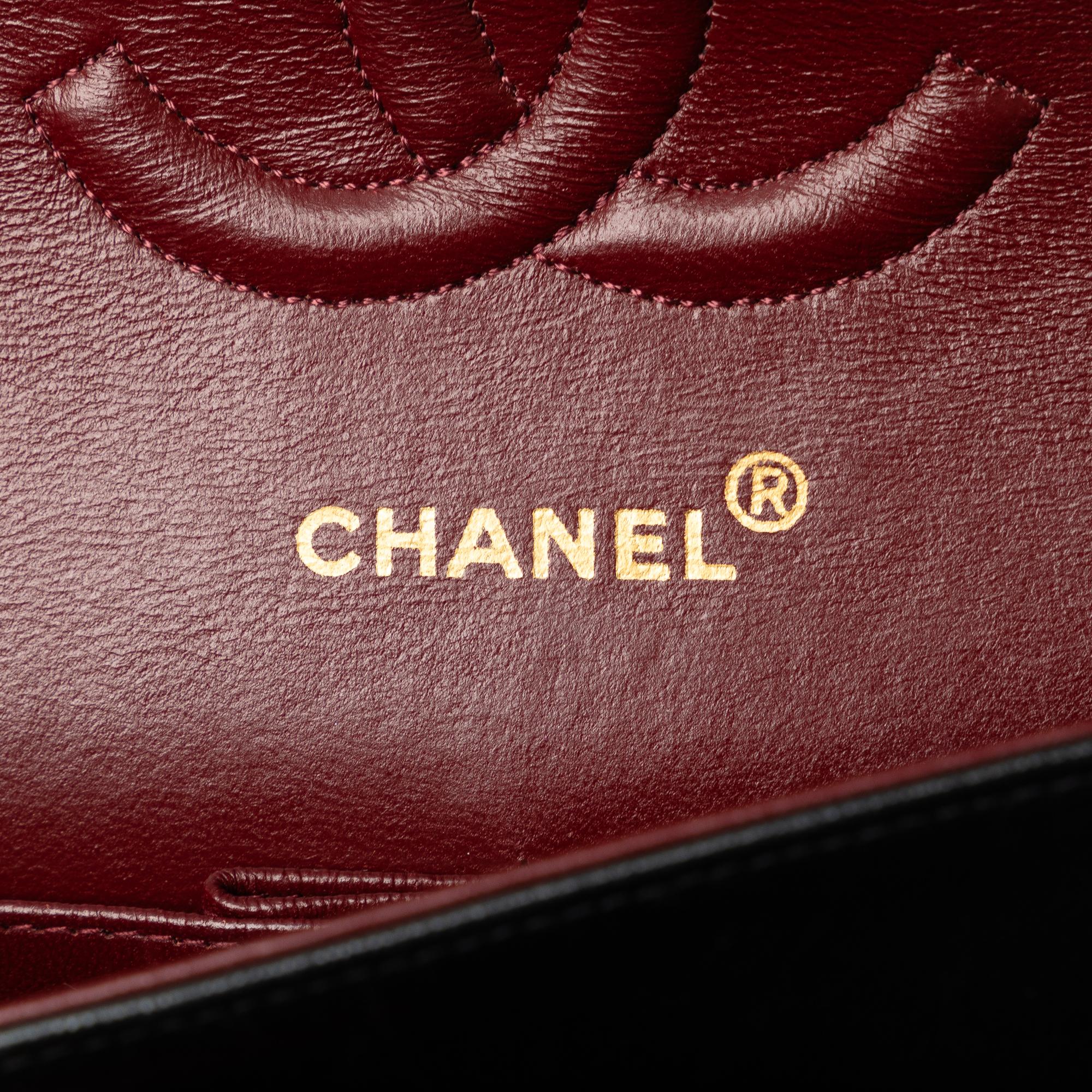 Chanel Medium Classic Lambskin Double Flap (SHG-9pZcmQ)