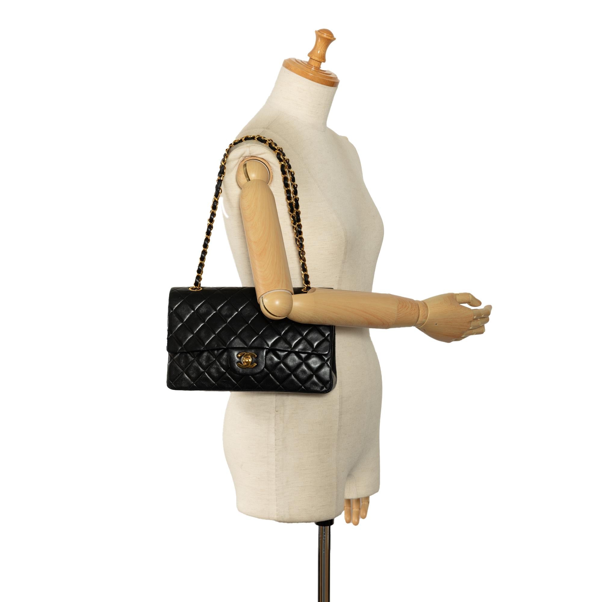 Chanel Medium Classic Lambskin Double Flap (SHG-9pZcmQ)