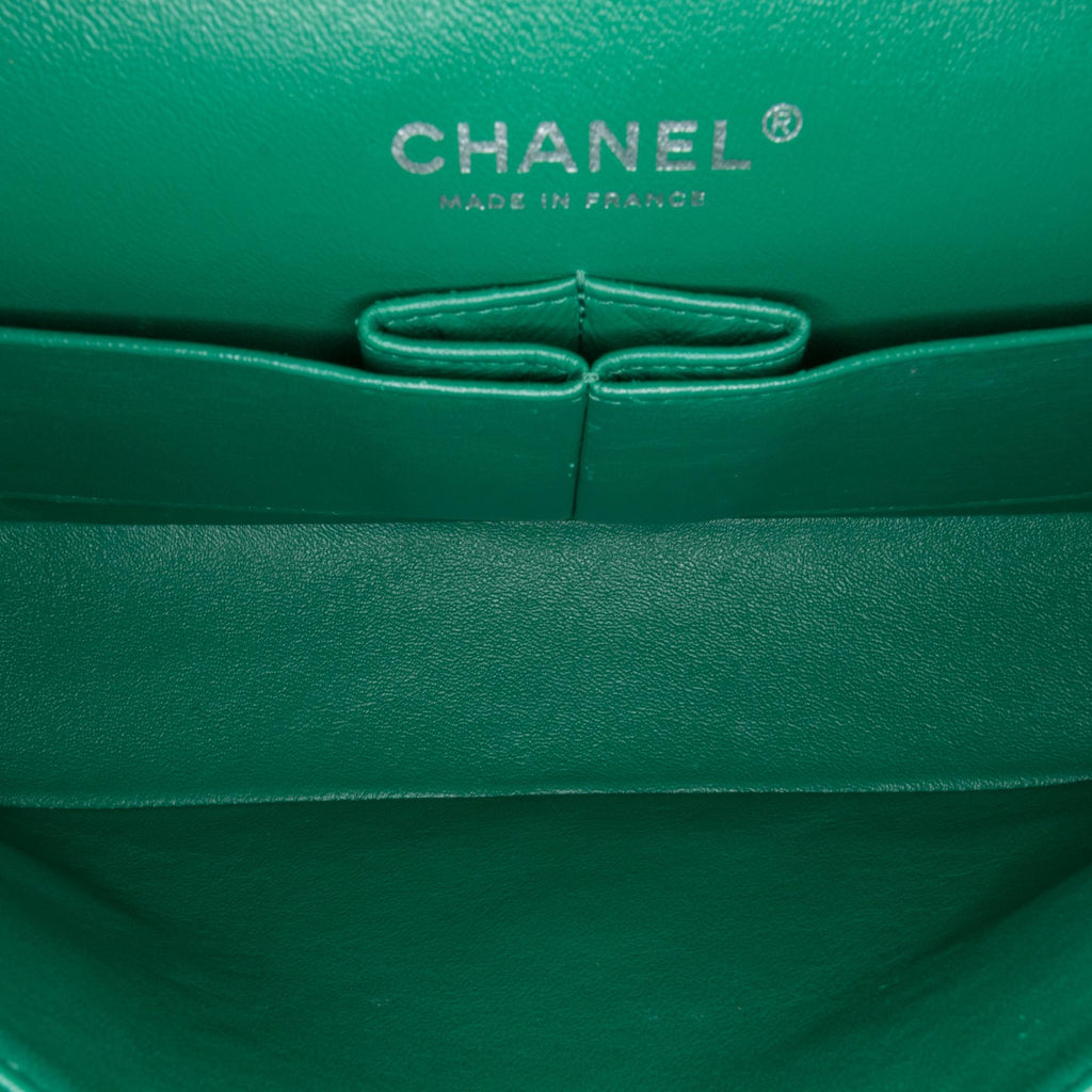 Chanel Medium Classic Lambskin Double Flap (SHG-dUgyW7)