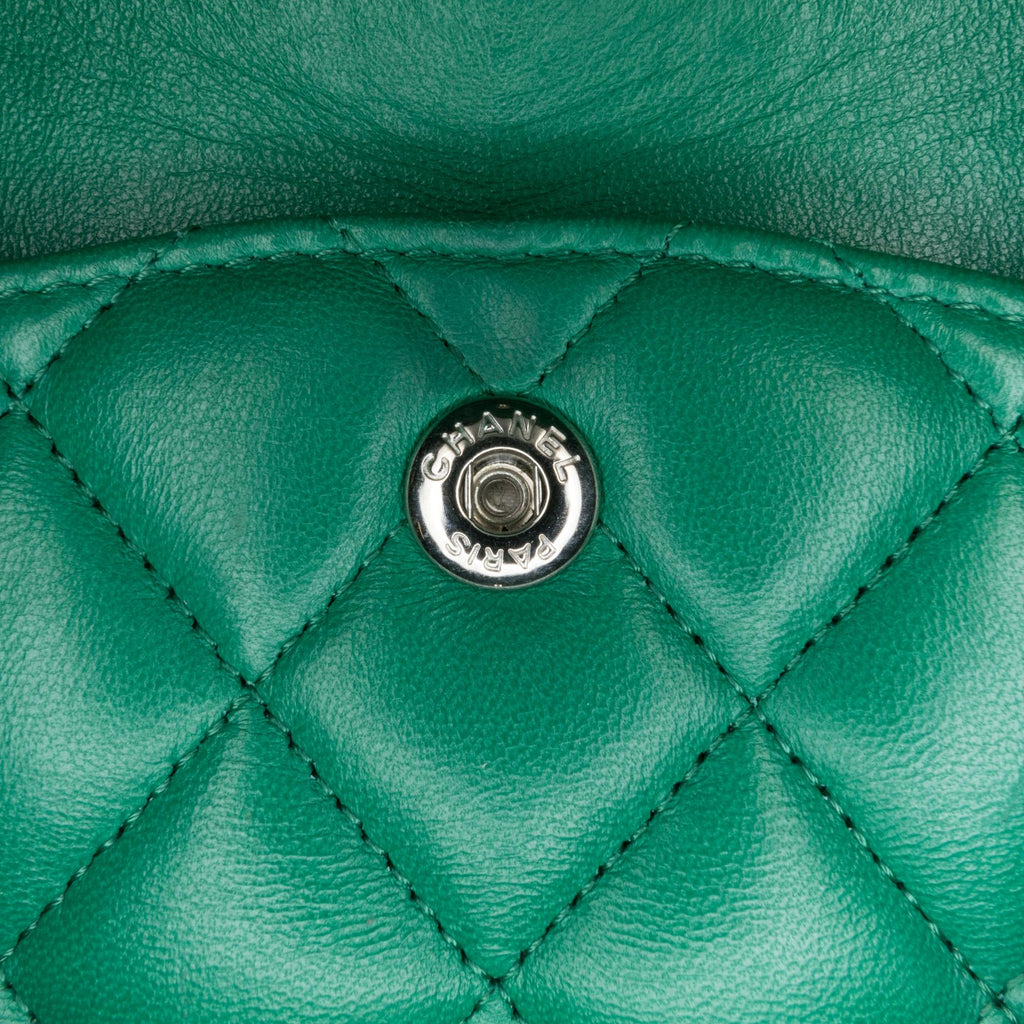 Chanel Medium Classic Lambskin Double Flap (SHG-dUgyW7)