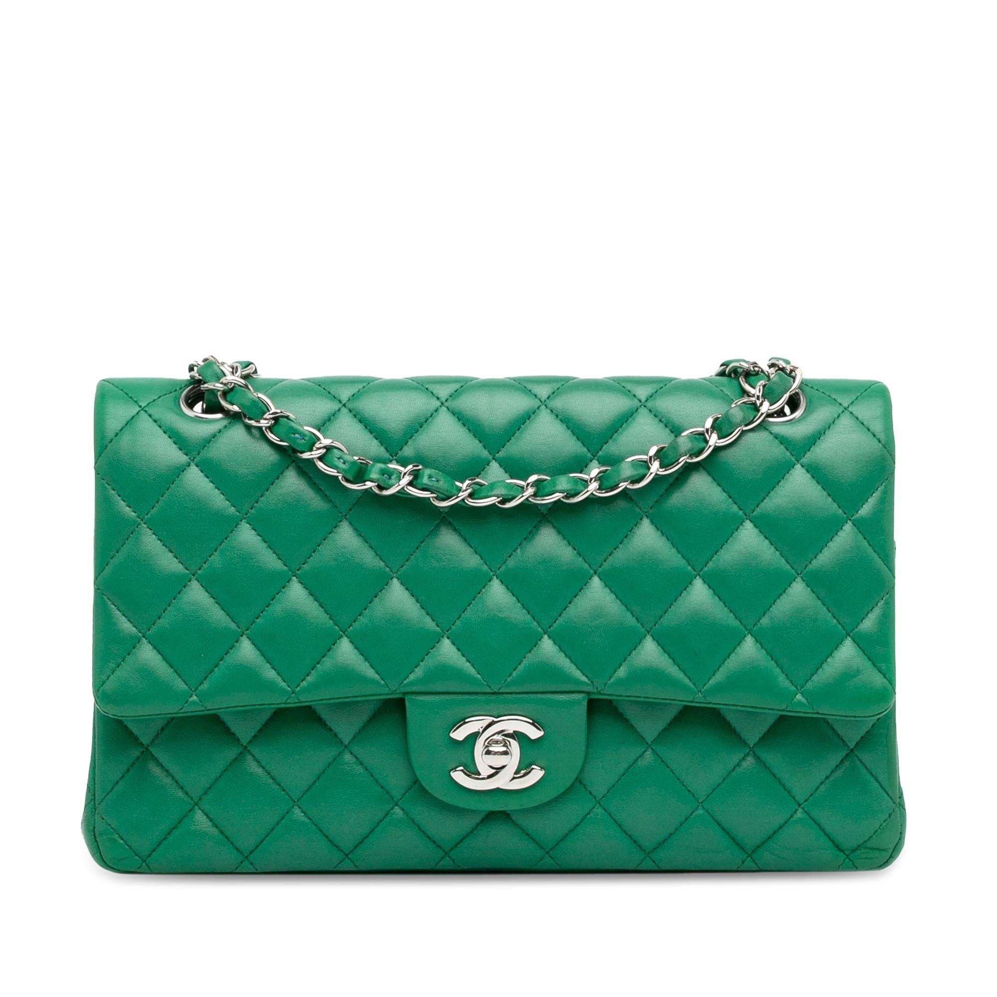 Chanel Medium Classic Lambskin Double Flap (SHG-dUgyW7)