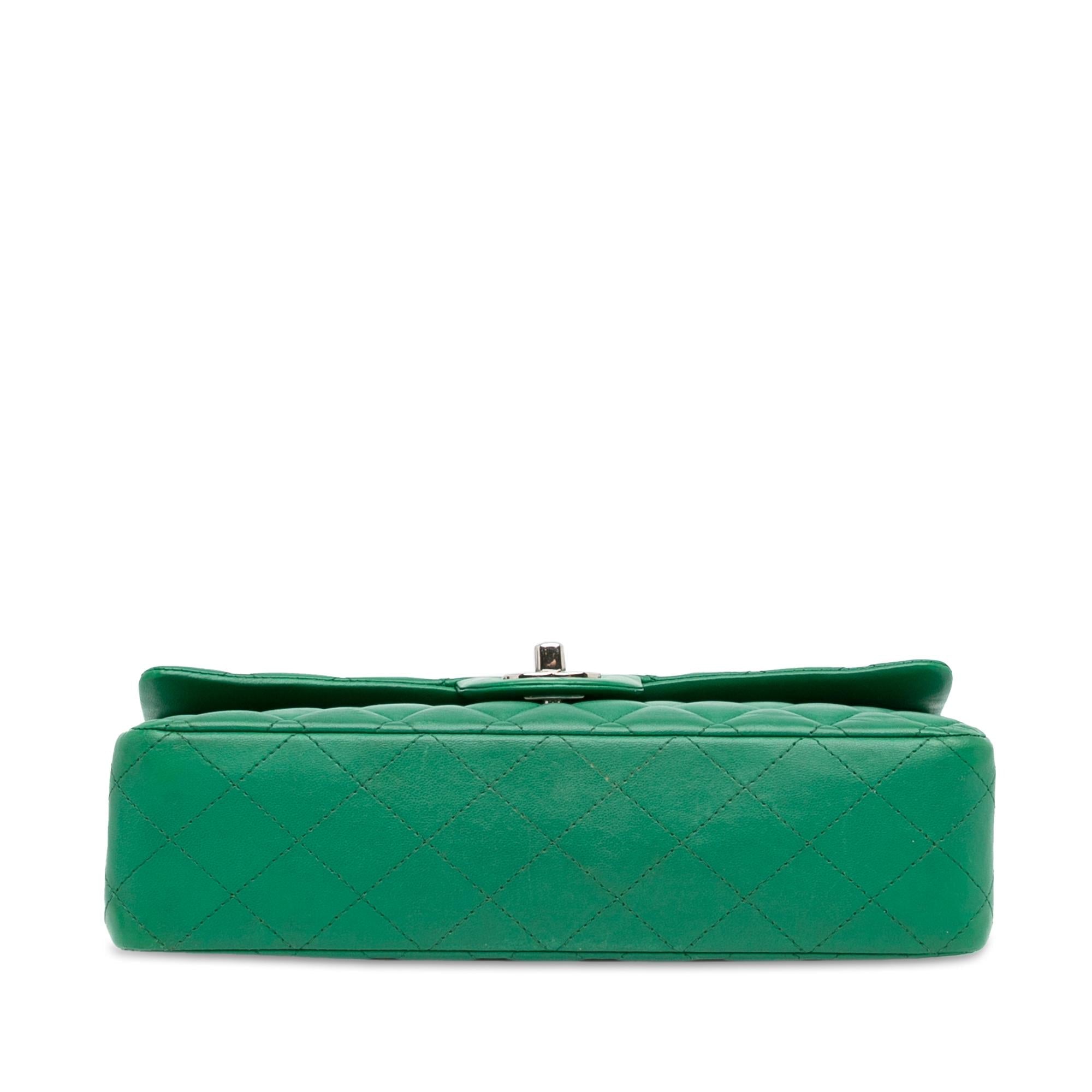 Chanel Medium Classic Lambskin Double Flap (SHG-dUgyW7)