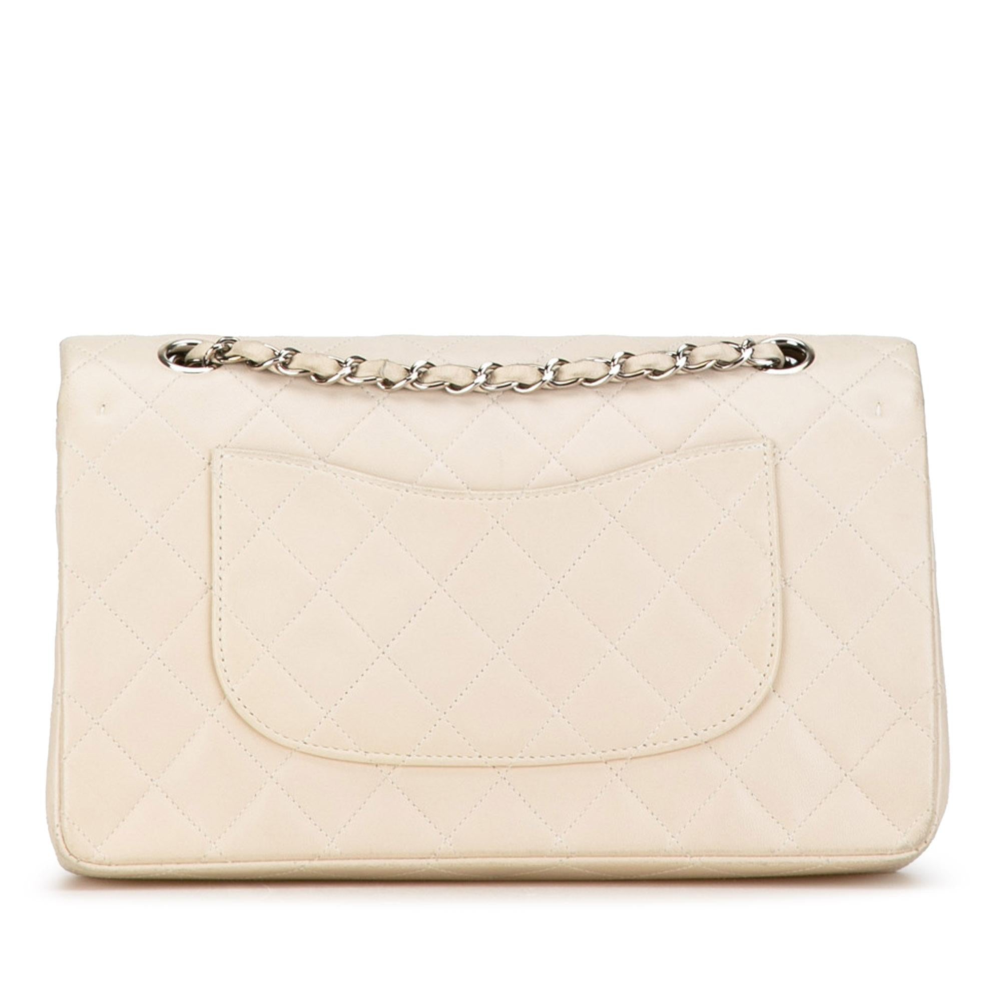 Chanel Medium Classic Lambskin Double Flap (SHG-2QnvV9)