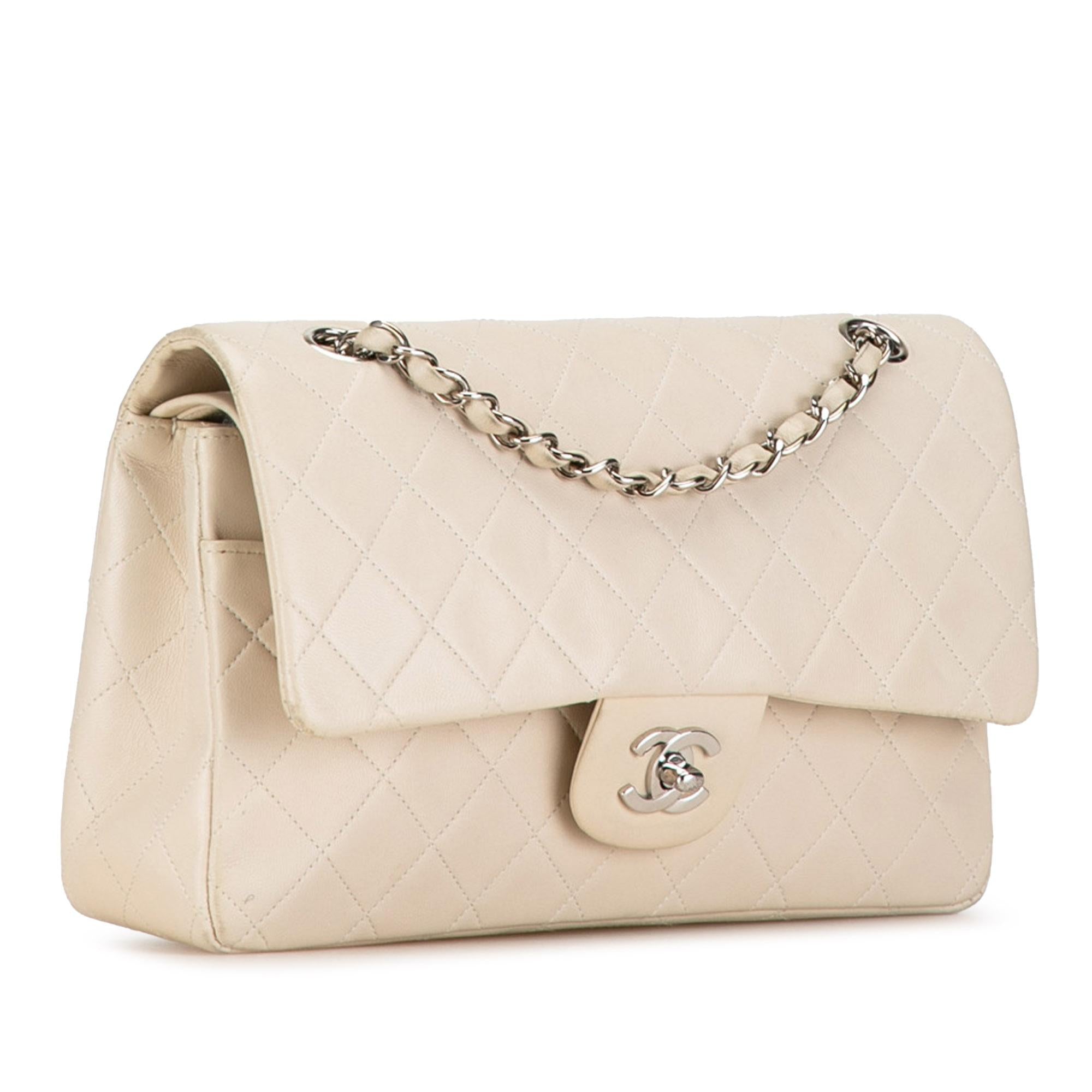 Chanel Medium Classic Lambskin Double Flap (SHG-2QnvV9)