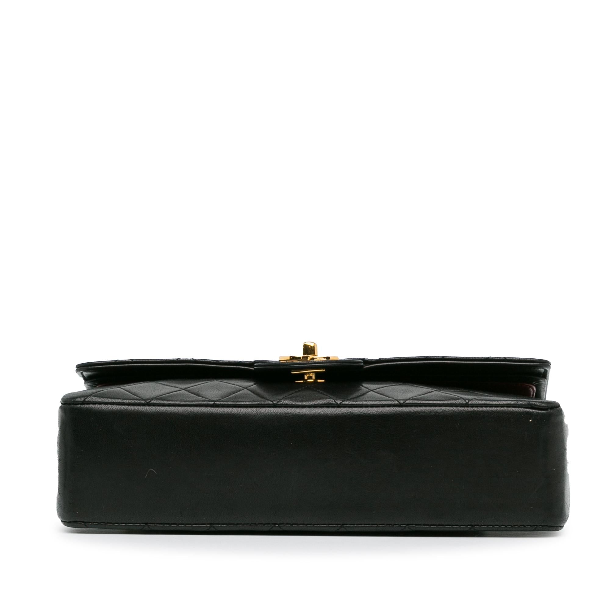 Chanel Medium Classic Lambskin Double Flap (SHG-CWMNTo)