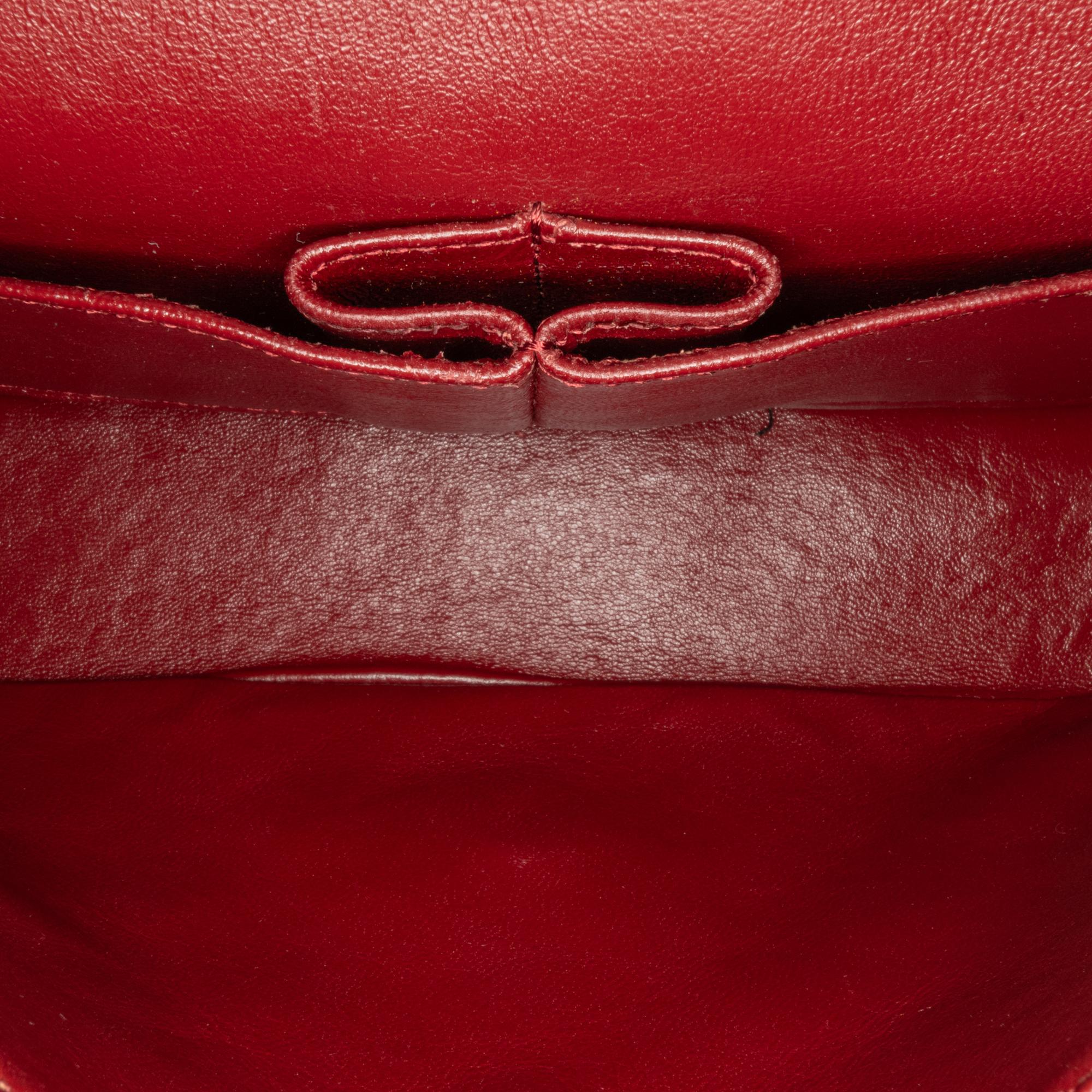 Chanel Medium Classic Lambskin Double Flap (SHG-CWMNTo)