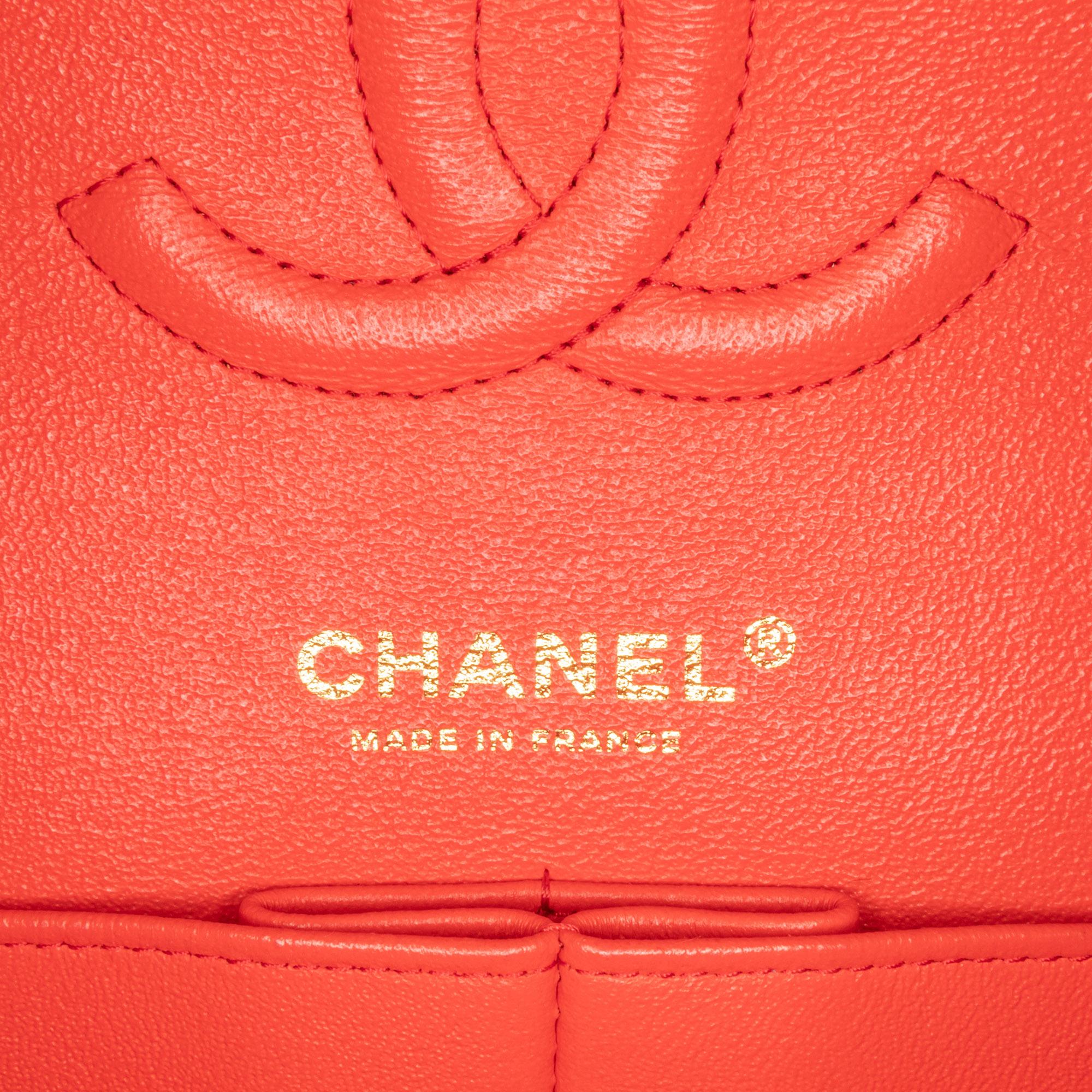 Chanel Medium Classic Lambskin Double Flap (SHG-UVtye4)