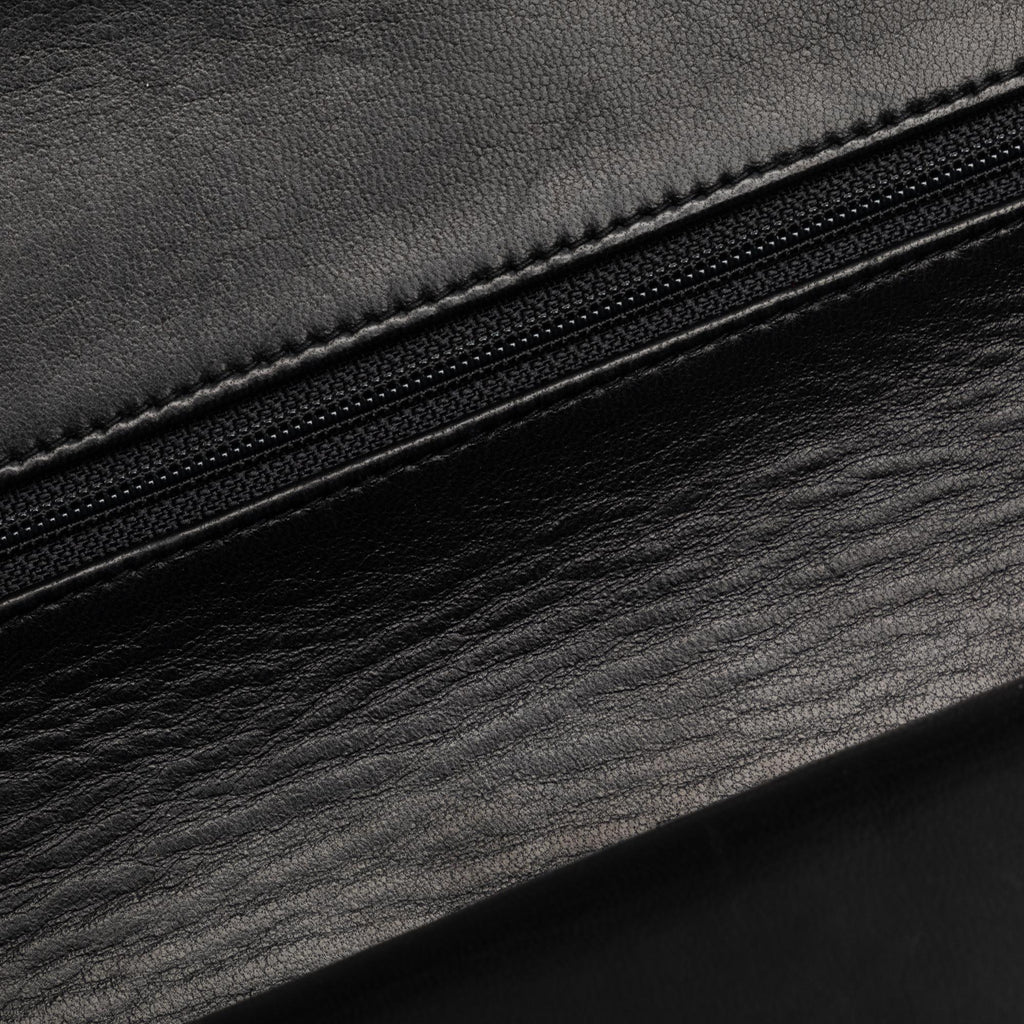 Chanel Medium Classic Lambskin Double Flap (SHG-zFe3qn)
