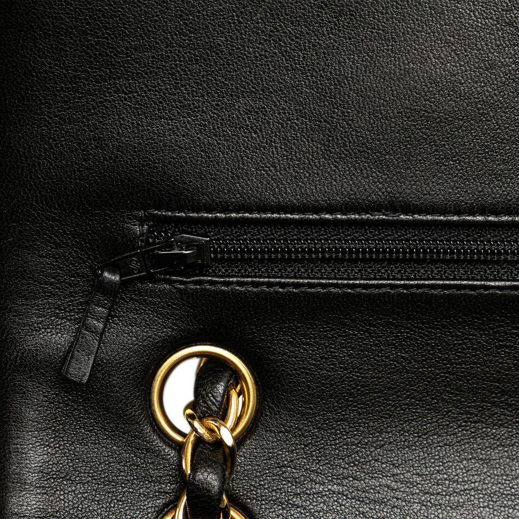 Chanel Medium Classic Lambskin Double Flap (SHG-GpukLW)