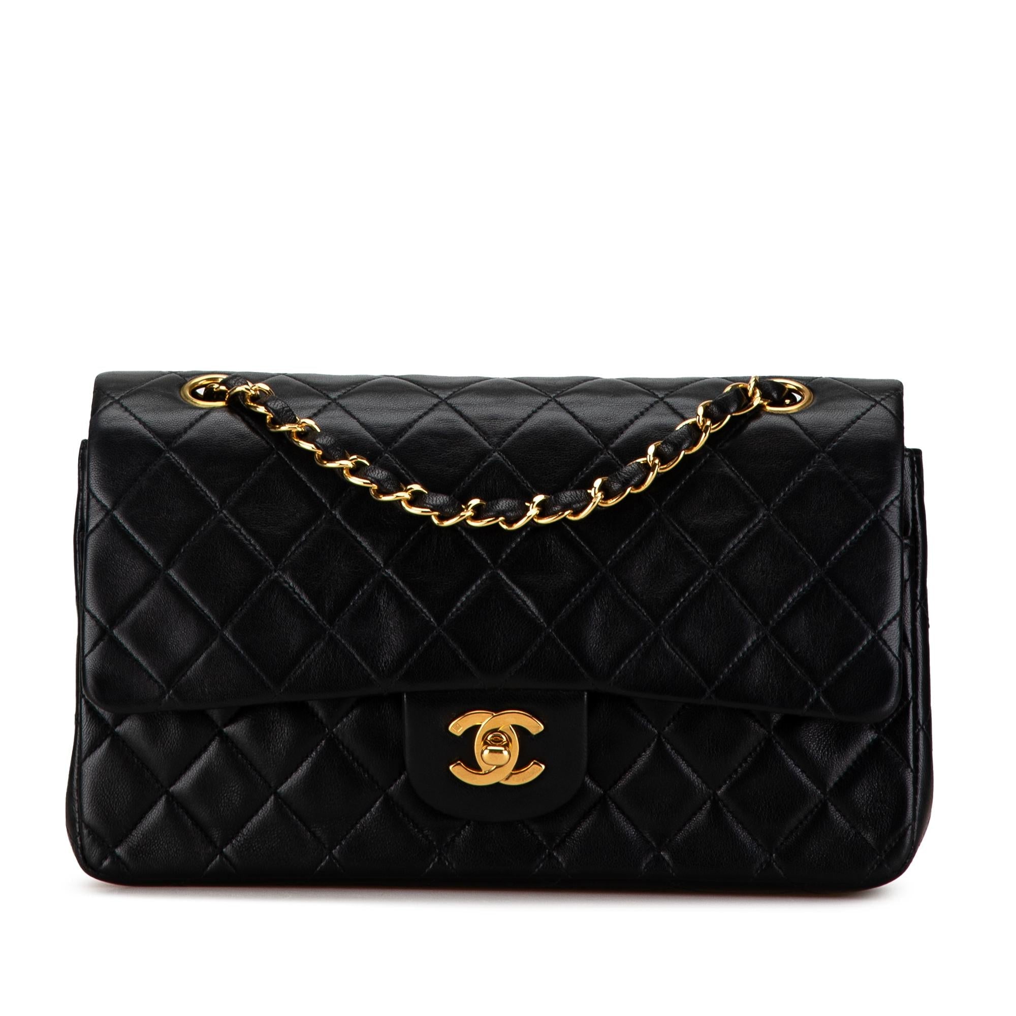 Chanel Medium Classic Lambskin Double Flap (SHG-GpukLW)